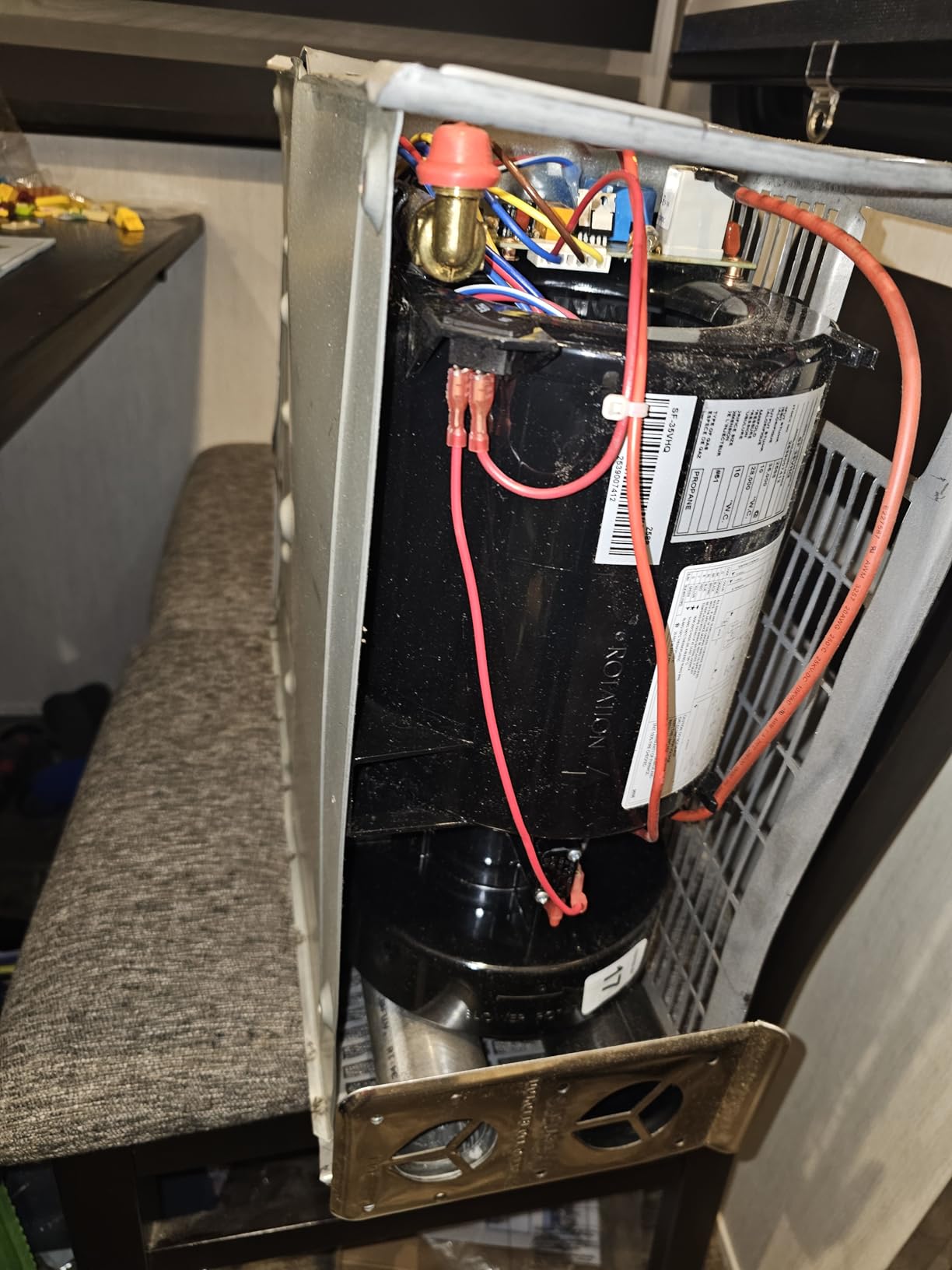 Suburban SF-35VHQ 35,000 BTU/h Ducted Low Profile RV Furnace (2588A) customer photo 1