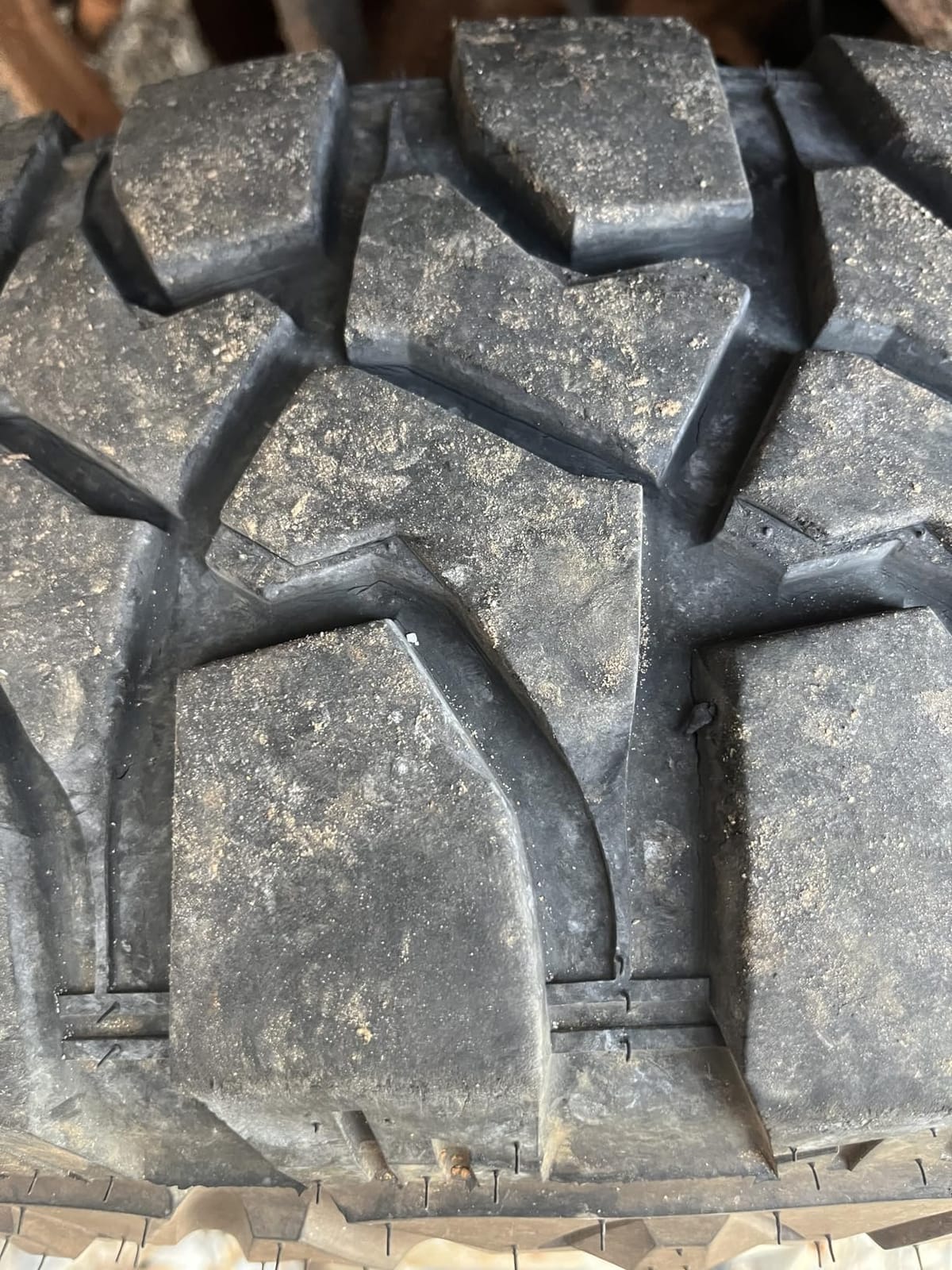 Evoluxx Rotator M/T LT275/70R18 Mud Terrain 125/122Q E (10 Ply) Tire customer photo 1
