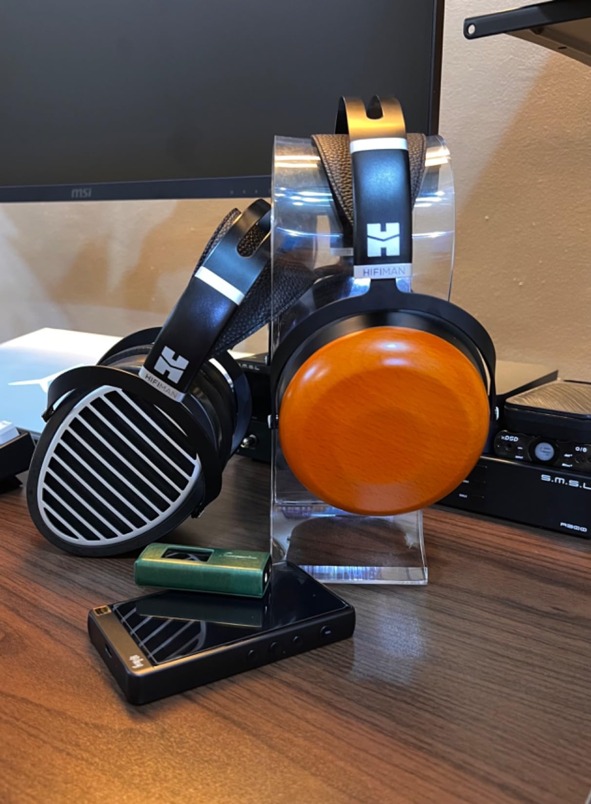 HIFIMAN SUNDARA Closed-Back Over-Ear Planar Magnetic Wired Hi-Fi Headphones with Stealth Magnet Design, Detachable Cable, Wood Ear Cups for Home, Studio, Recording customer photo 2