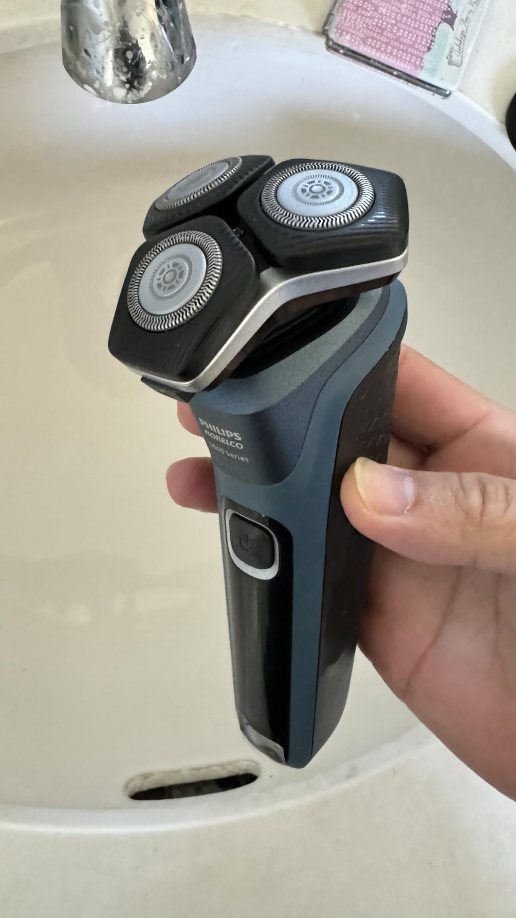 Philips Norelco 5400 Electric Shaver, Storm Blue customer photo 1