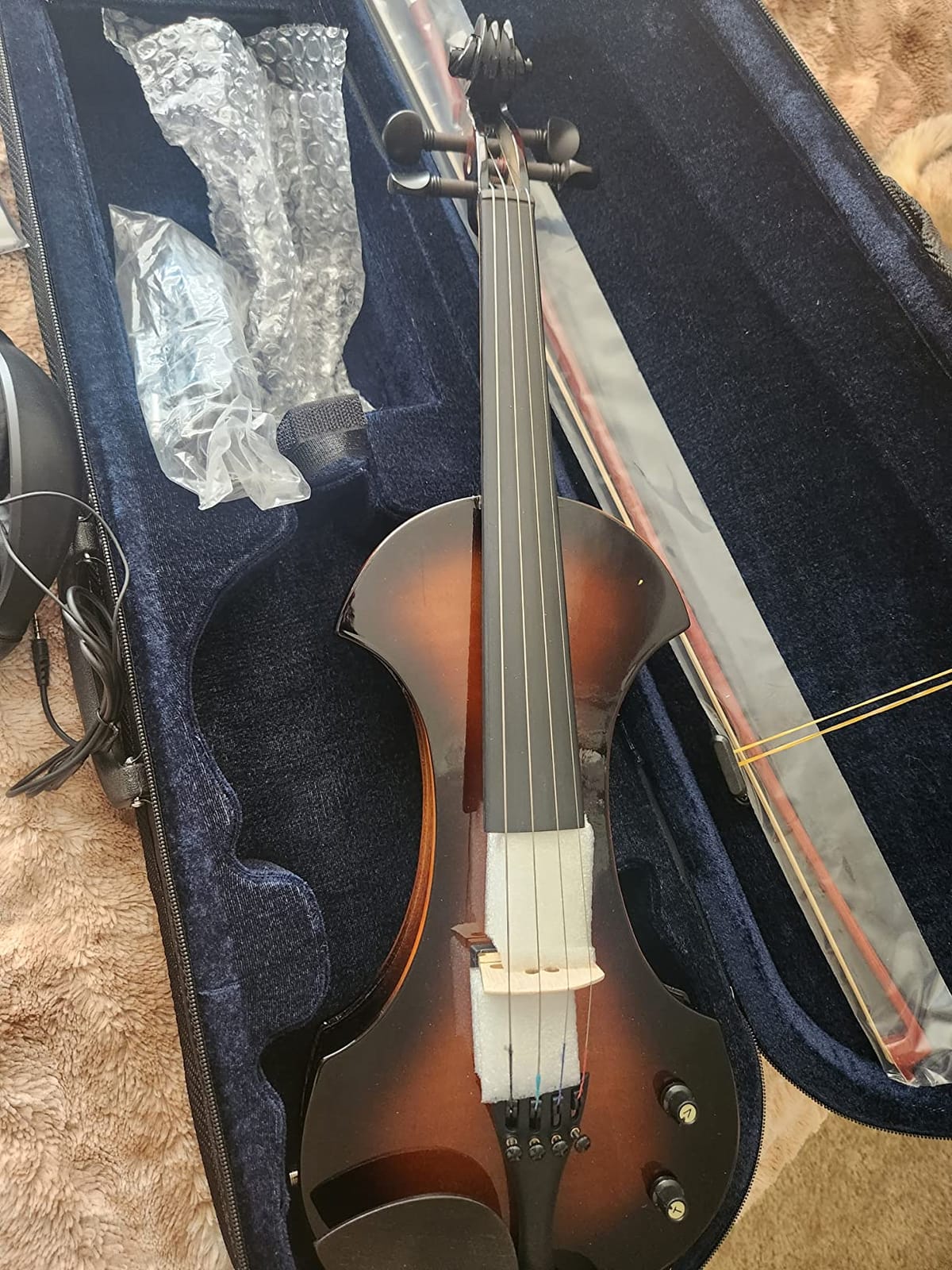 Pyle Full Size Electric Violin Kit - 4/4 Solid Wood Silent Fiddle with Hard Case, Bow, Ebony Fittings, and Digital Tuner customer photo 1