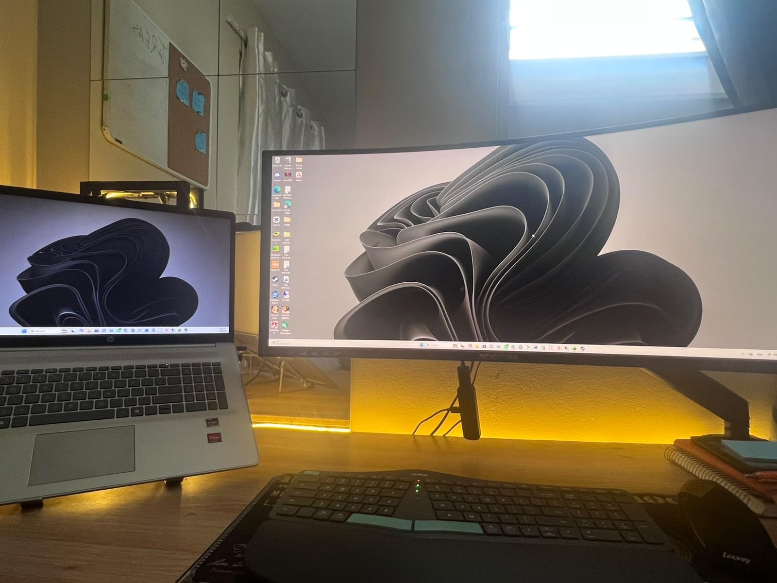 Sceptre 34-Inch Curved Ultrawide WQHD Monitor (3440 × 1440), R1500, up to 180Hz/165Hz, DisplayPort x2, 99% sRGB, 1ms, Built-in Speakers, Machine Black, 2025 (C345B-QUT168) customer photo 1