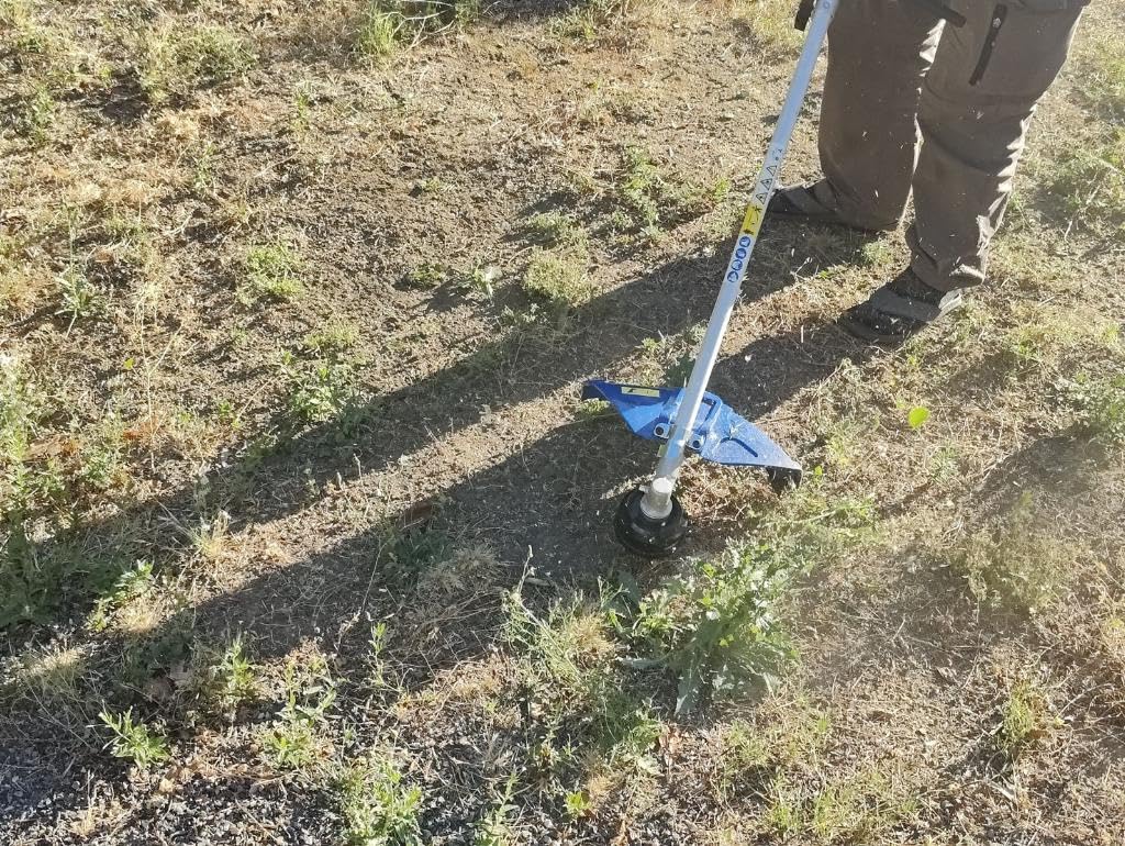 Wild Badger Power 26cc 2-Cycle Gas Weed Wacker, 4-in-1 Wheeled Edger Kit | 17-in trimmer, 9-in wheeled-edger , 16-in hedge blade and 10-in brush blade for grass, borders, hedges and brush. customer photo 1