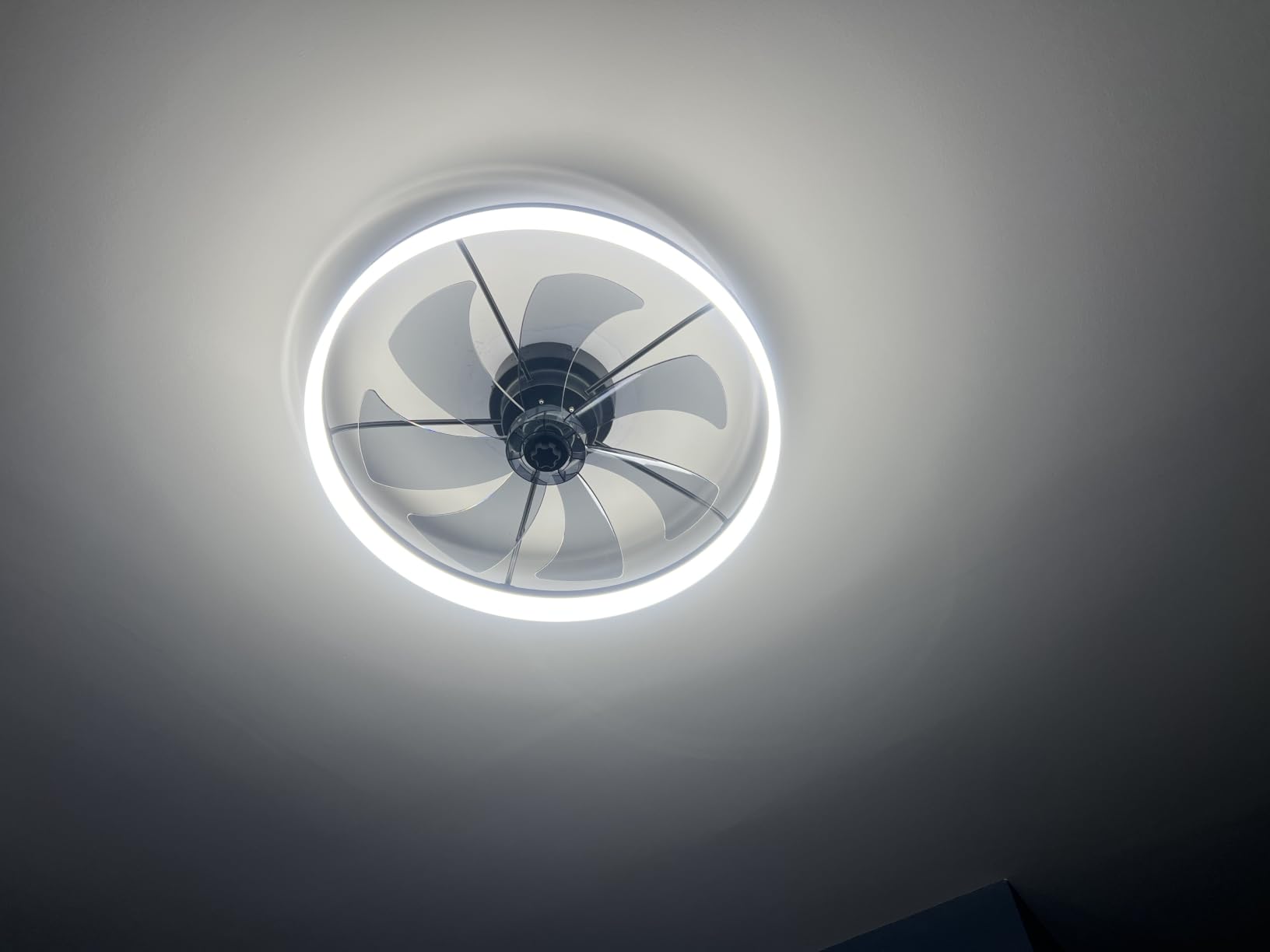 VOLISUN Low Profile Ceiling Fans with Lights and Remote, Fandelier Ceiling Fan Flush Mount, 3000K-6500K Smart Bladeless LED Fan Light, Black Modern Ceiling Fans with Lights for Bedroom customer photo 1