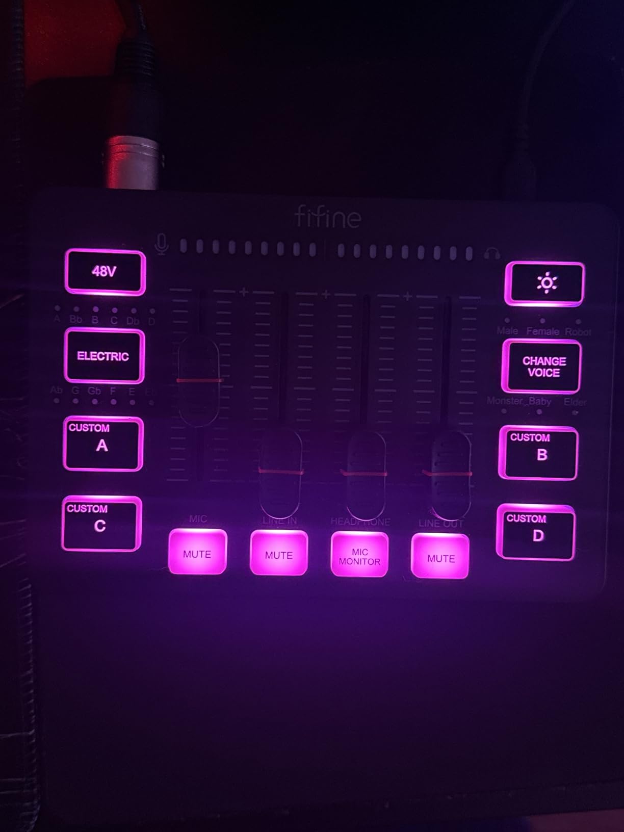 FIFINE Ampligame SC3 Gaming Audio Mixer with Indi-Fader and Volume Control customer photo 1