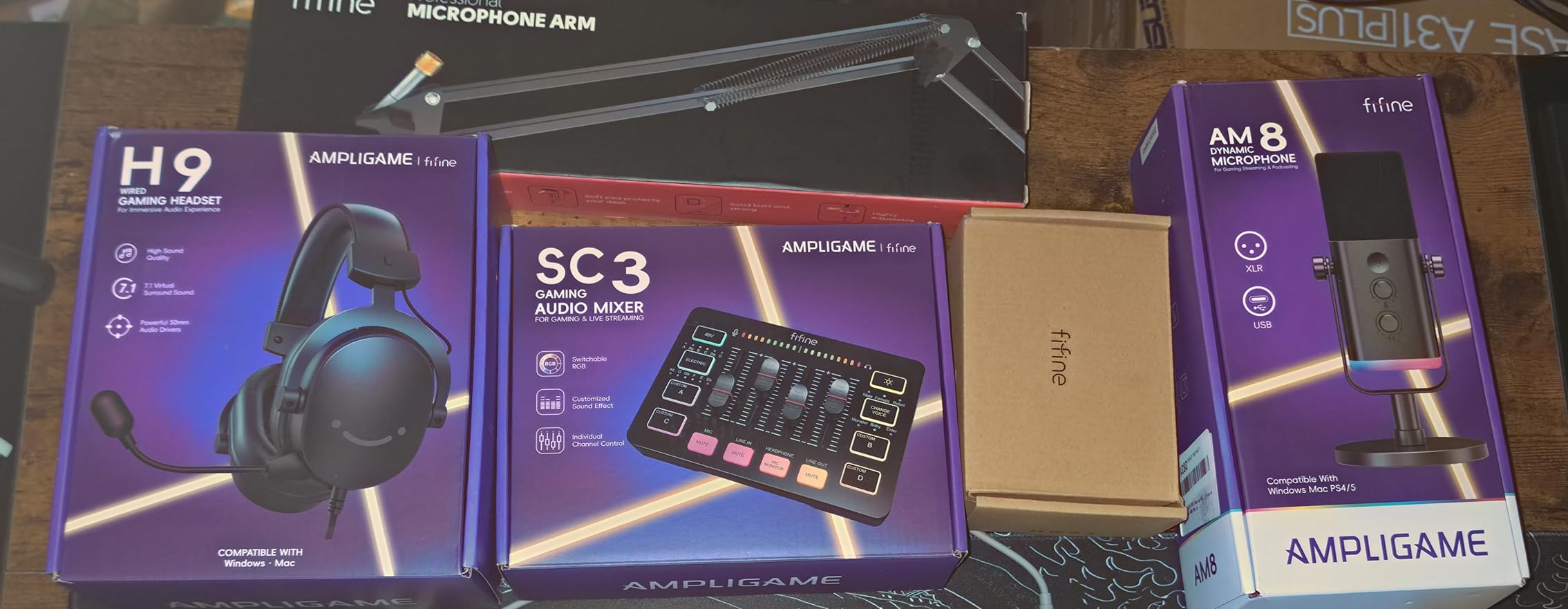 FIFINE Ampligame SC3 Gaming Audio Mixer with Indi-Fader and Volume Control customer photo 2