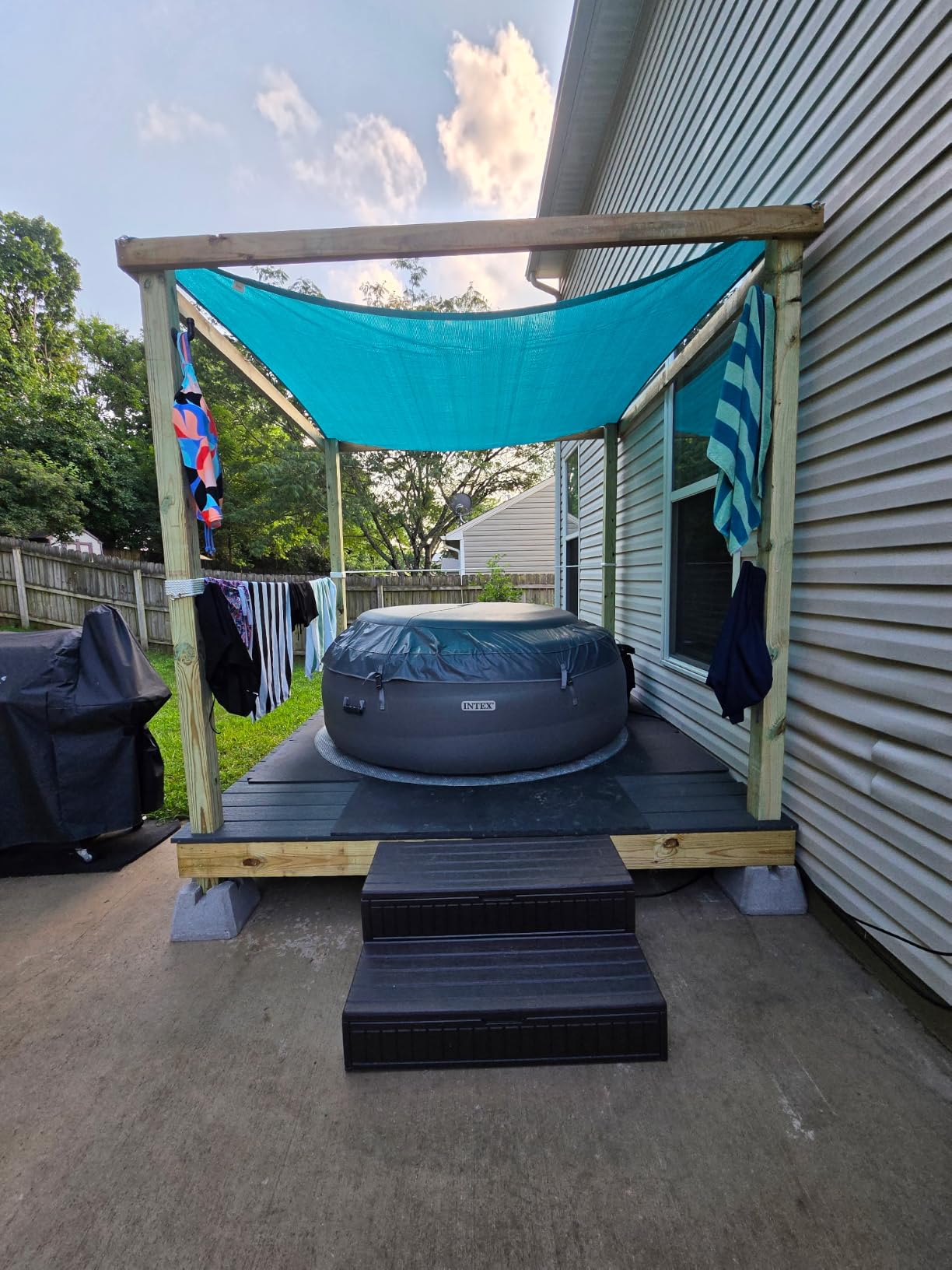 INTEX SimpleSpa 4 Person Inflatable Hot Tub, Portable Spa with 100 Jets | 28483E Built-in Hard Water Treatment with Cover & Ground Cloth for Insulation, 77in x 26in customer photo 2