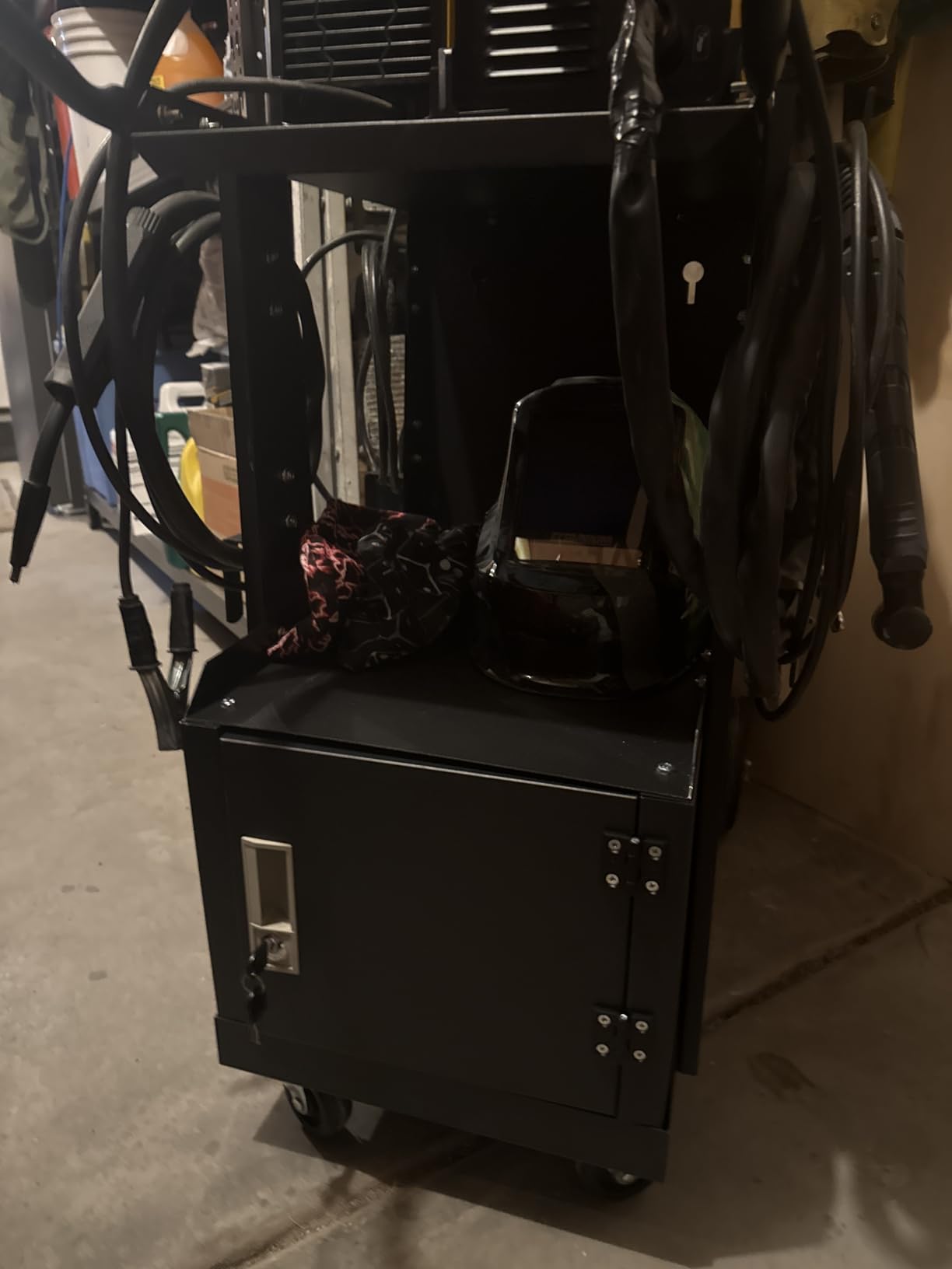 RCARTICH Welding Cart,Heavy Duty Rolling Welder Cart with 360 Swivel Wheels,Large Size Welder Cart for MIG MMA TIG Welding Machine and Plasma Cutter Tank customer photo 1