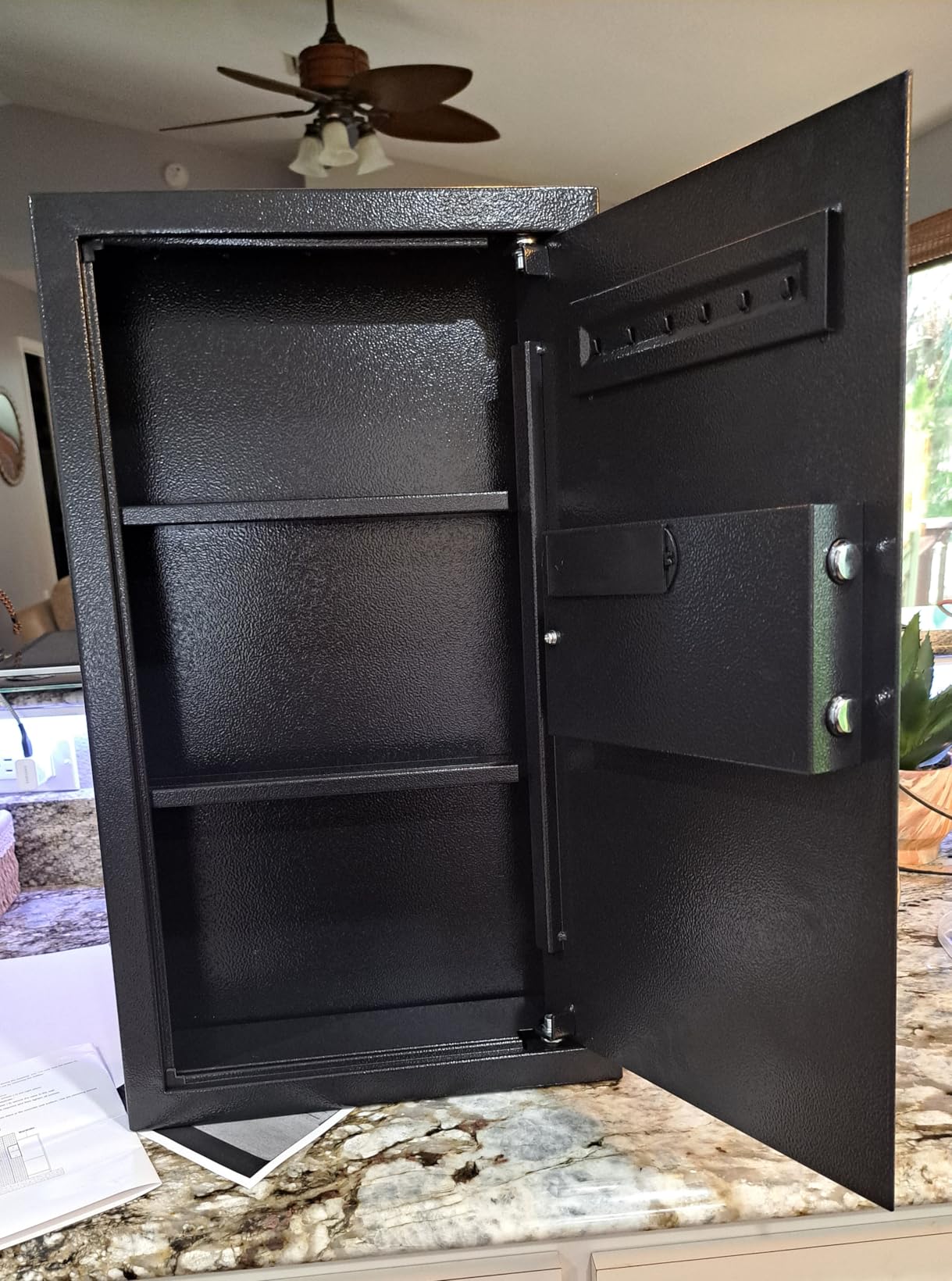 Black 25.6