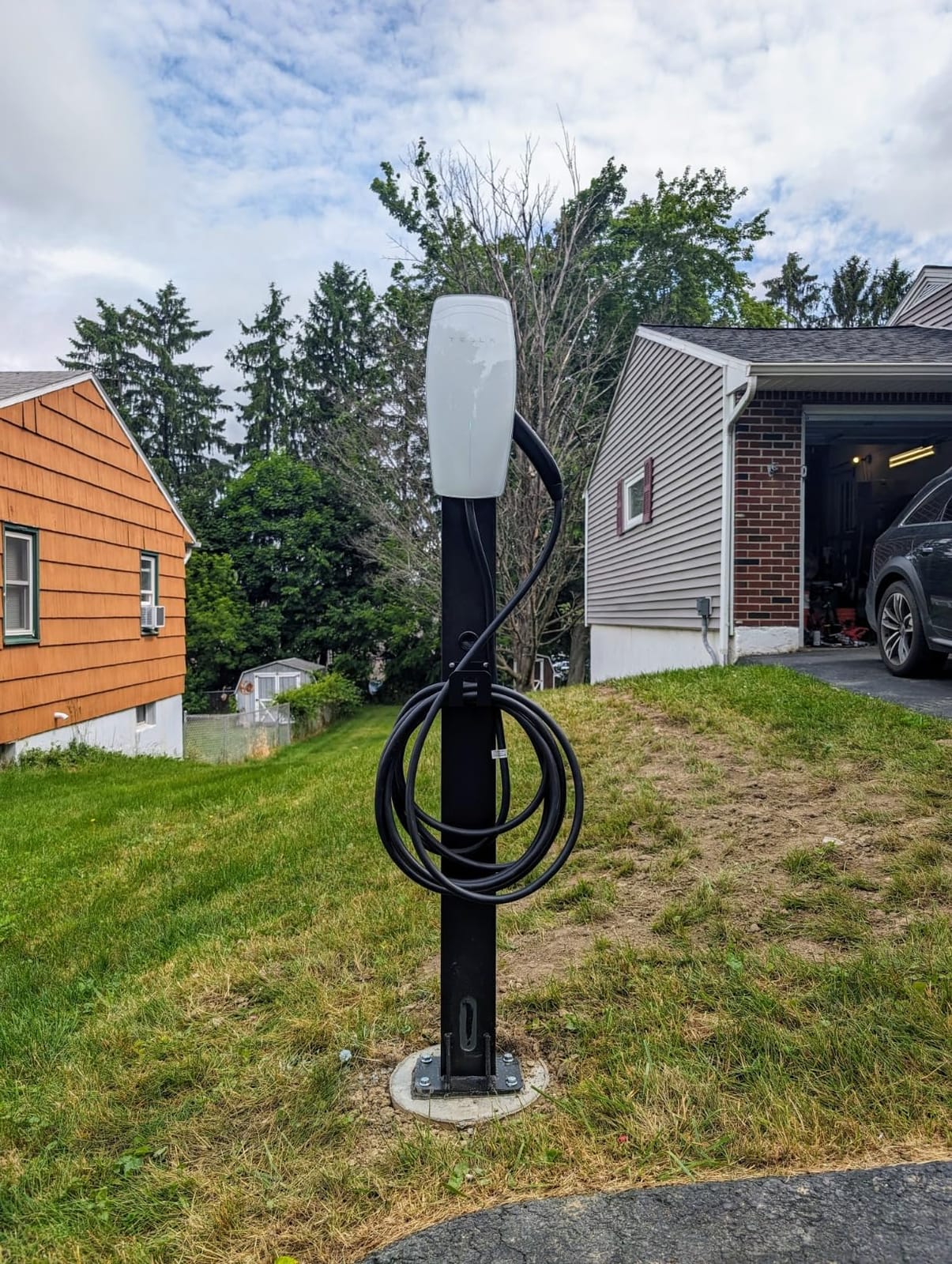 Cold-Rolled Steel Pedestal-Mounted EV Charger Pedestal for Tesla Charging Station with Attached Hook Upgraded Rain Cover New Energy Vehicle Charging Pile Column Lever EV Charging Pillar customer photo 2