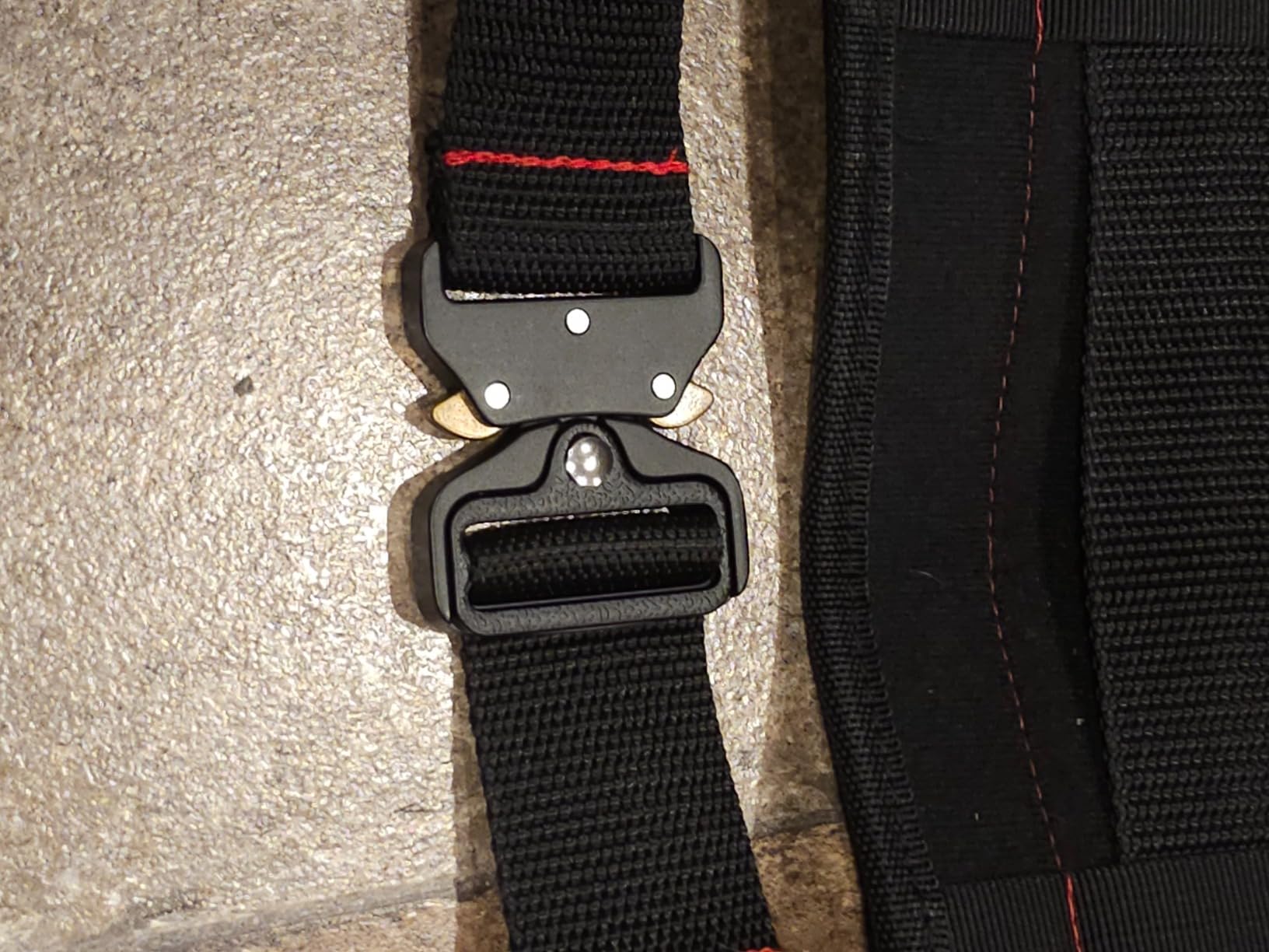 ATENTO Sled Pulling Belt, Adjustable Closure Sled Training Waist Belt, Weight Sled Pull Belt for Tire or Sled Pulling, Squat, Leg Muscles Strength Training, Agility, Resistance Training, Core Power Workout, Belt for Pulling with 2 Pulling Straps & 4 Hooks Included customer photo 1