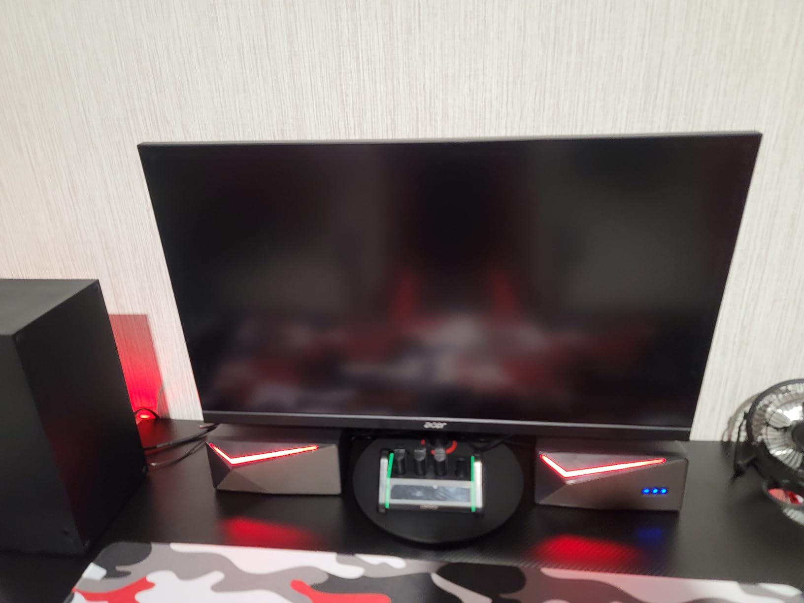 Acer Nitro 27in QHD 2560x1440 IPS 180Hz Gaming Monitor XV271U M3bmiiprx | 0.5ms, AMD FreeSync, DCI-P3 95%, 2xHDMI, DisplayPort, Ergo Stand, Speaker, VESA Mountable, Bluelight Filter customer photo 1