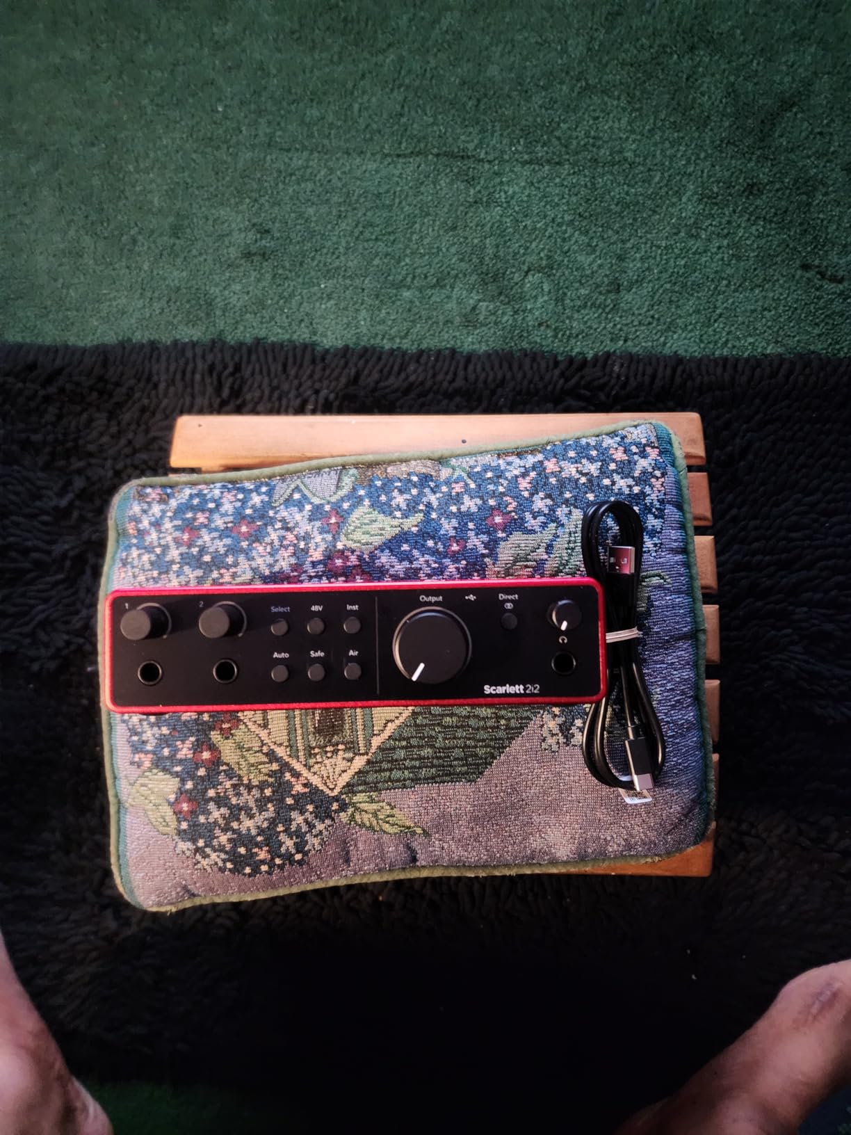 Focusrite Scarlett 2i2 4th Gen USB Audio Interface for Recording, Songwriting, Streaming and Podcasting — High-Fidelity, Studio Quality Recording, and All the Software You Need to Record | 2 Mic Preamps, 2 Hi-Z Instrument Inputs, 24-Bit/192kHz, 120dB Dynamic Range, Auto Gain, Clip Safe, Air Modes customer photo 1