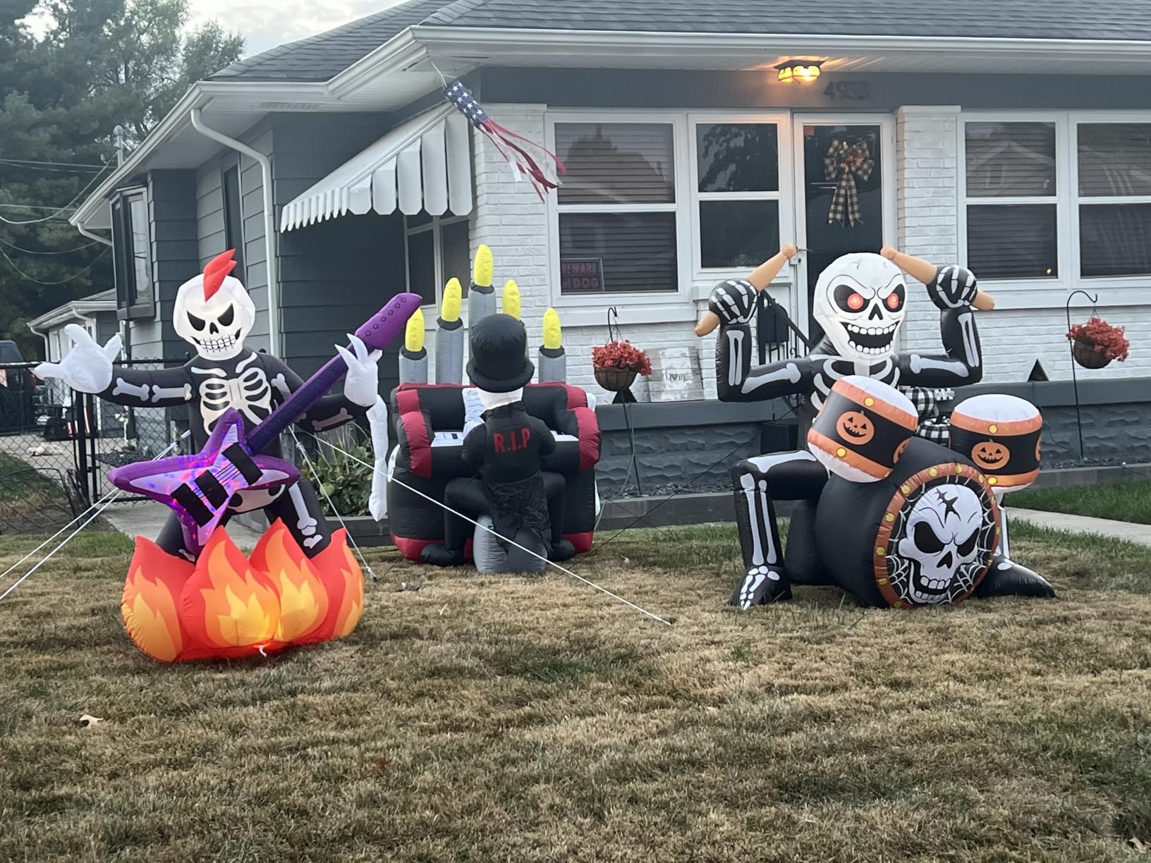 Bonus Bluetooth Speaker! 5.4x5.4FT Giant 3D Novelty Halloween Inflatable Skeleton Playing Piano with Build-in LED Lights and Bluetooth Speaker, Playing Music Remotely by Youself! Outdoor Indoor Decor customer photo 1