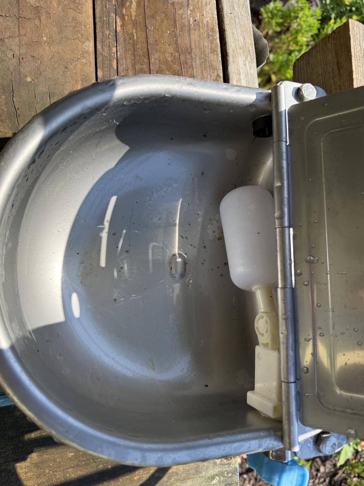 Automatic Animal Drinking Water Bowl, 304 Stainless Steel Waterer for Dog Horse Goat Pig Cow, Livestock Water Trough Dispenser with Pipe Hose, 2 Float Valves, Quick Connecter, Expansion Bolt customer photo 1
