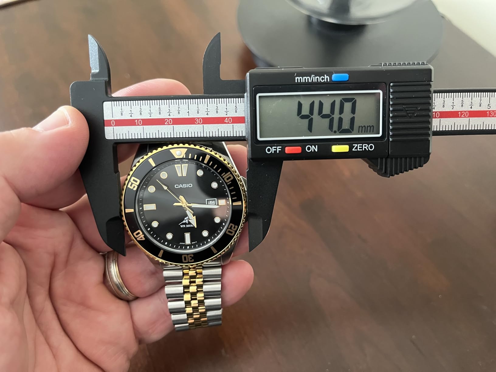 Digital Caliper, Esydon Upgraded Calipers 6 inch, Measuring Tool, Electronic Ruler, with Large LCD Screen, Auto-Off Feature, Inch and Millimeter Conversion, Plastic Case, Perfect for Household, DIY customer photo 2
