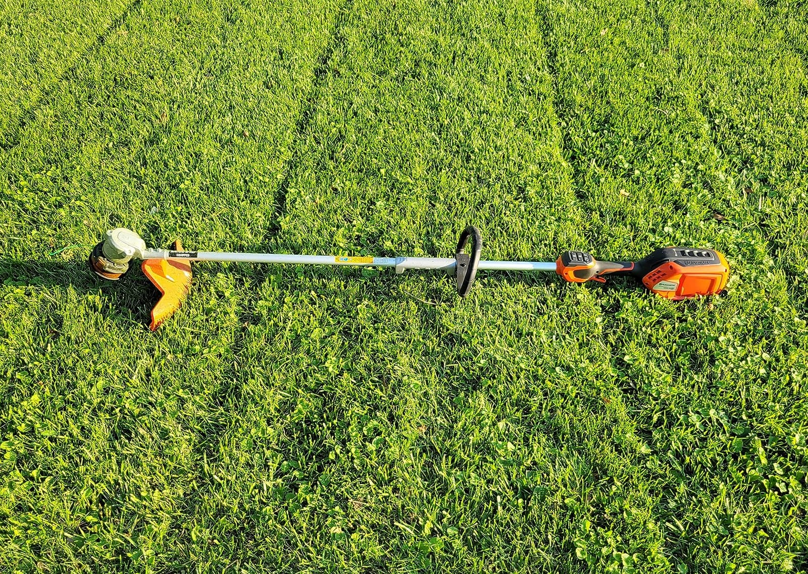 Husqvarna WeedEater 320iL Weed Eater, 16-Inch, with 4 Ah Battery & Charger customer photo 1