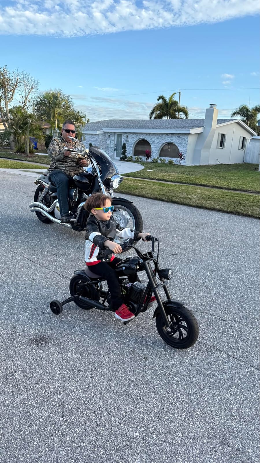 Hyper GoGo Kids Electric Dirt Bike Motorcycle – Safe 10mph Ride-On Toy with Lights & Music – Up to 60 mins Battery – Adjustable Handlebars – Ideal Gift for Ages 3+(Orange) customer photo 1