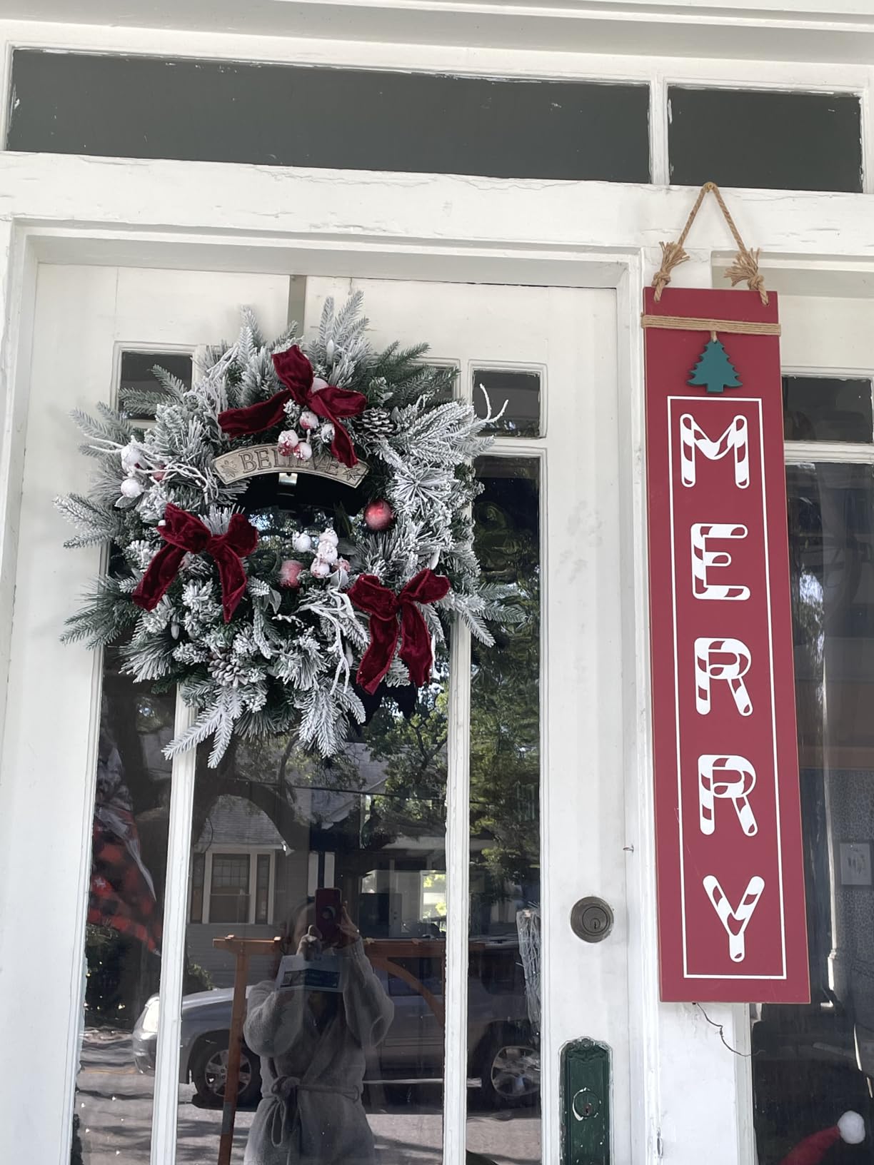 Pre-lit Snow Christmas Wreath with Red Balls, Berries and Bows, 24 Inch 50 Battery Operated LED Lights, Holiday Decoration for Front Door Outdoor customer photo 2