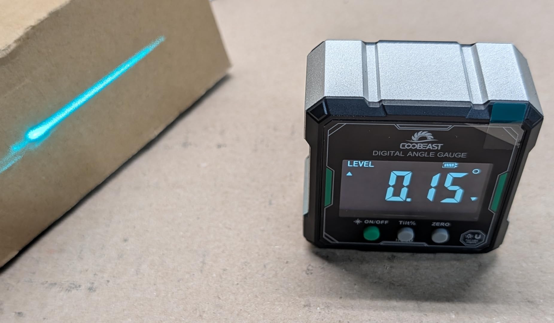 Coobeast Digital Angle Finder with Dual Laser 4-side Magnetic Angle Gauge customer photo 2