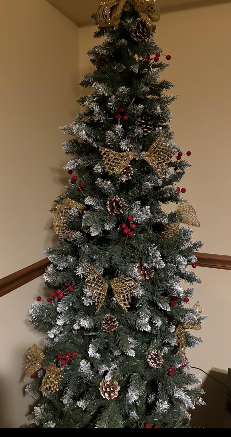 HAPPYGRILL 5 FT Fiber Optic Artificial Christmas Tree, Pre-lit Pencil Christmas Tree with 361 Branch Tips, Foldable Metal Stand, Fake Xmas Tree for Home Office Holiday Party Decoration customer photo 2