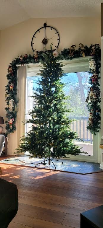 Hykolity 12 ft Prelit Christmas Tree with Realistic PE Foliage | 850 Warm White&Multicolor Led Lights, 8,165 Mixed Tips, 10 Lighting Modes, Foot Pedal, Hinged Design and Sturdy Metal Stand customer photo 1