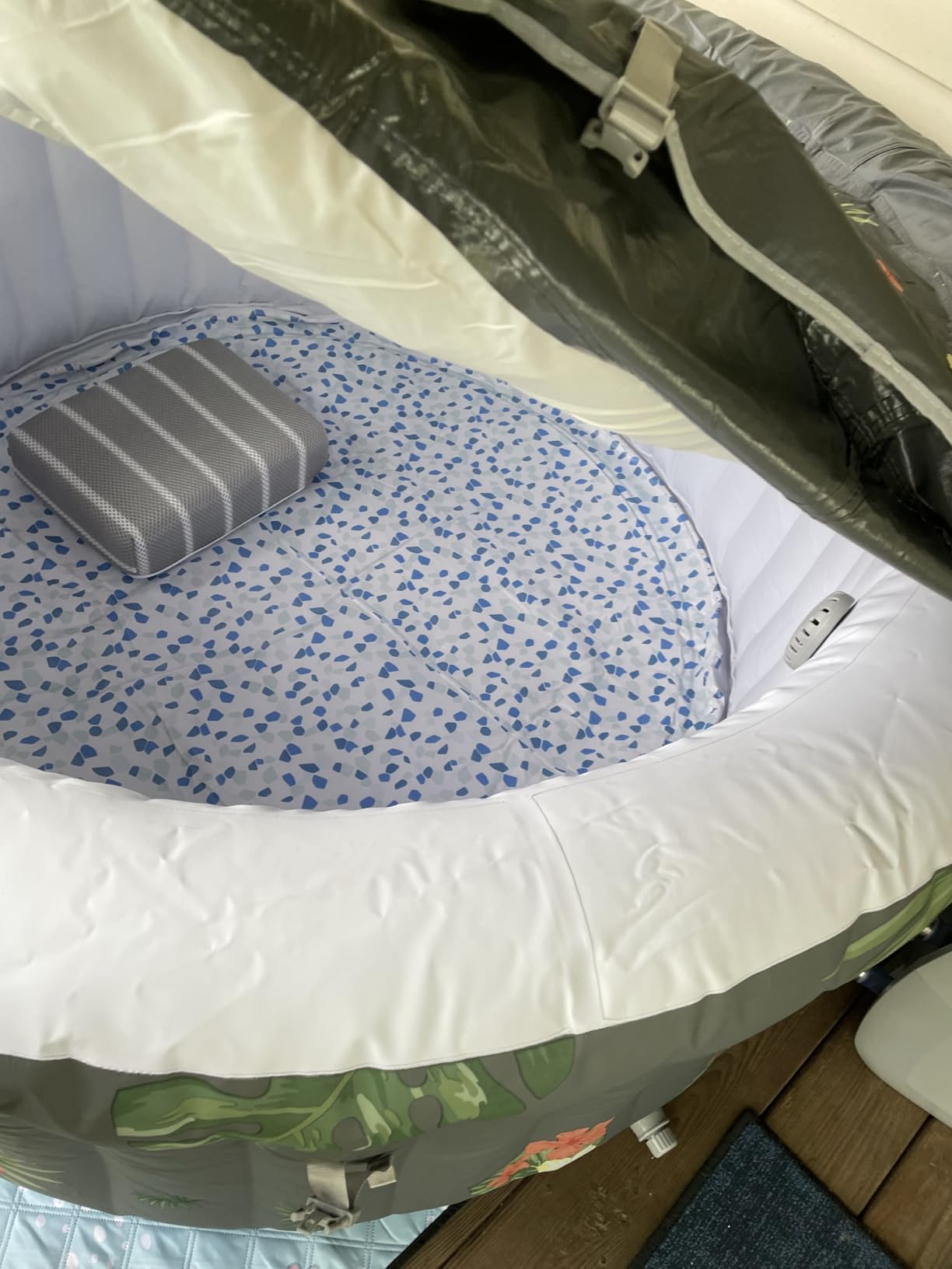 Bestway SaluSpa Cancun Energy-Efficient 2-4 Person Inflatable Hot Tub customer photo 1