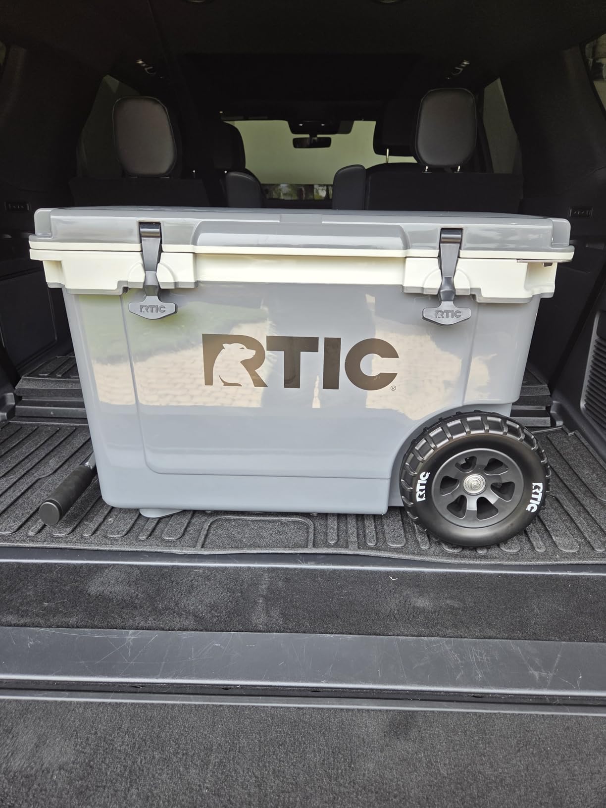 RTIC 52 QT Ultra-Light Wheeled Hard Cooler customer photo 1