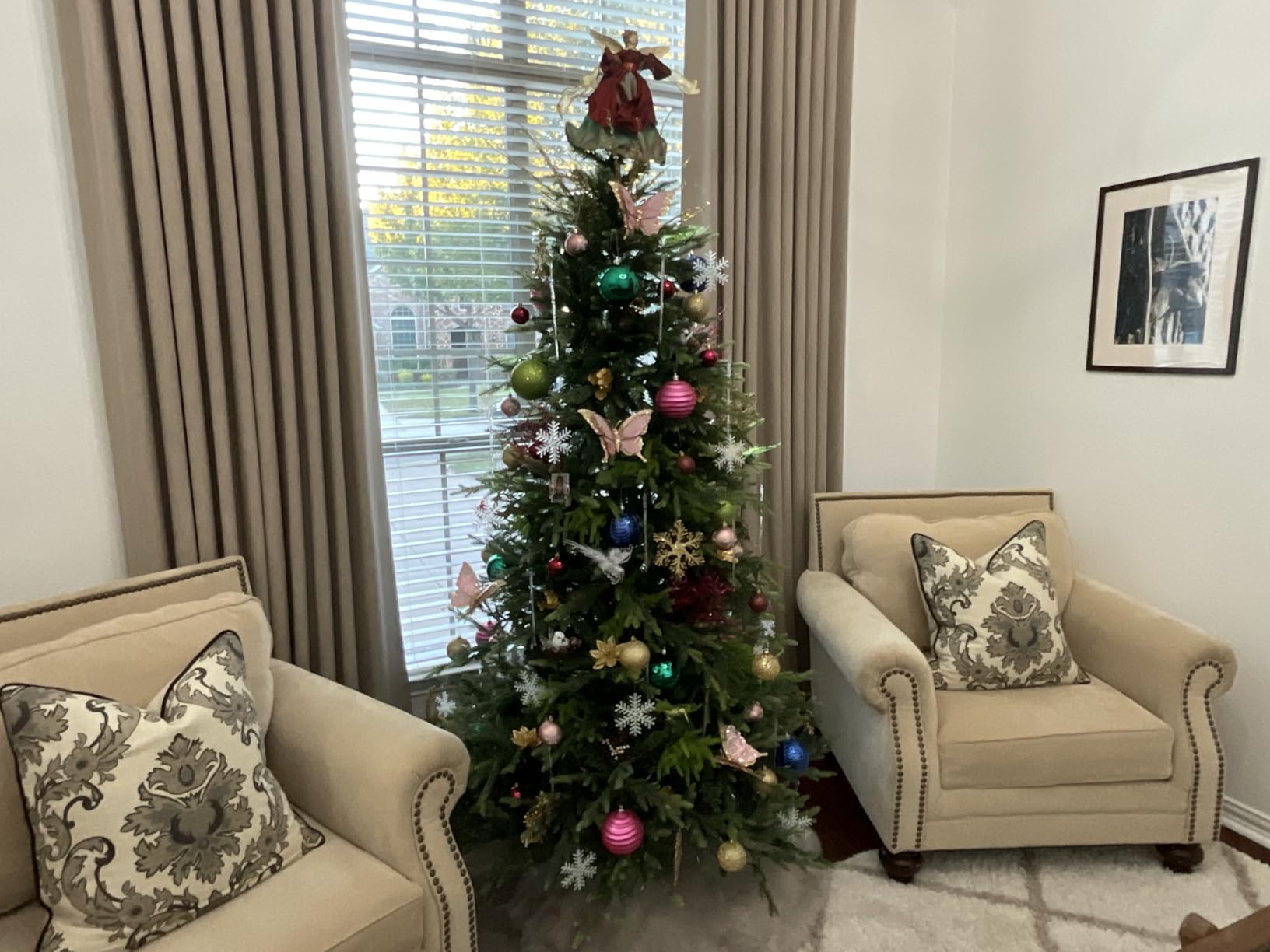 Hykolity 7.5 ft Prelit Christmas Tree with Realistic PE Foliage | 450 Warm White Led Lights, 3,325 Mixed PE and PVC Tips, Hinged Design and Sturdy Metal Stand customer photo 1