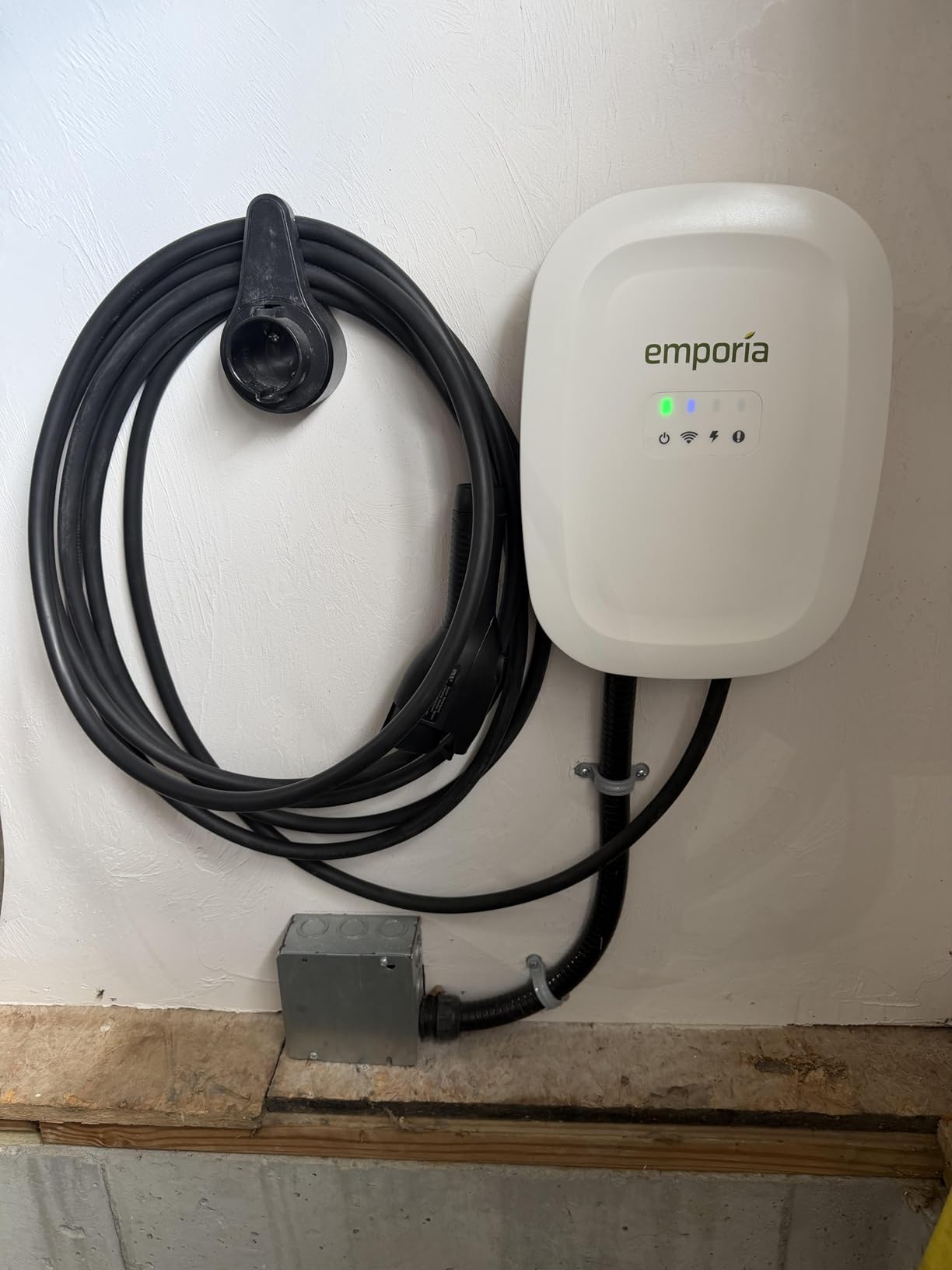 EMPORIA Level 2 EV Charger w/ J1772 Connector - 48 Amp, 240V WiFi Enabled Electric Vehicle Charging Station, 25ft Cable, Hardwired with Whip, White customer photo 1