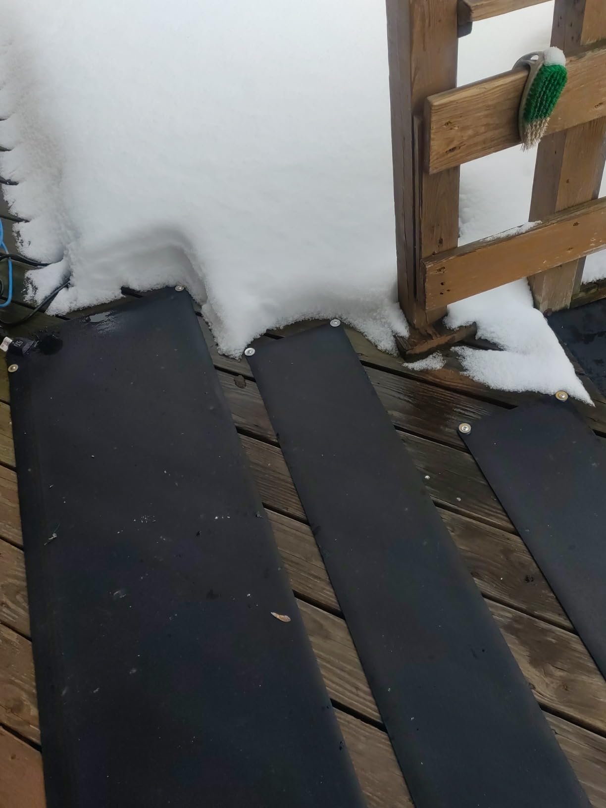 HeatTrak Heated Snow Melting Mats Starter Kit, 1 Walkway Mat, 2 Stair Mats, 1 Power Unit, and 1 Cable Extender, Heated Outdoor Mats for Walkway and Stairs customer photo 2