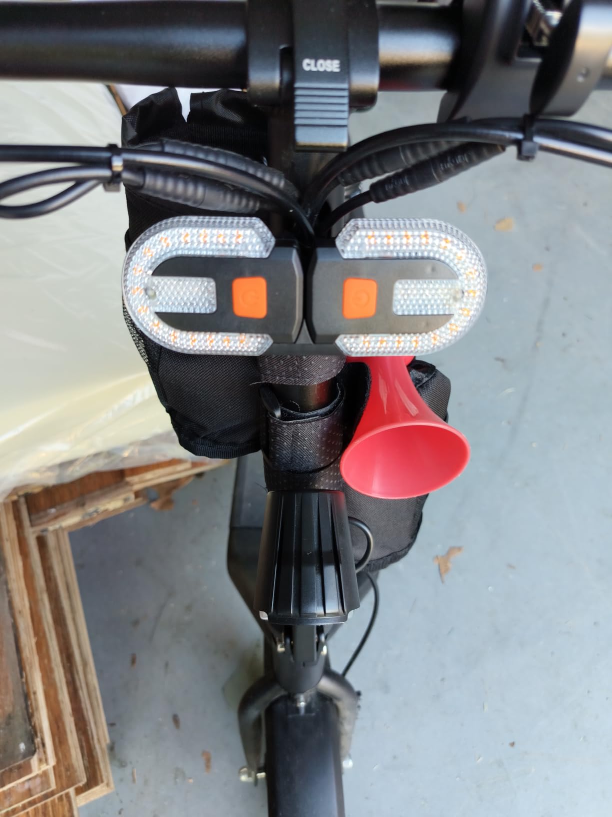 4Pcs Turn Signals for Bicycles with Alarm, USB Charging Remote Control Split/Integrated Bike Tail Light 5 Modes Waterproof Strobe Bike Rear Lights Can be Mounted on Front and Rear of Bicycle customer photo 1