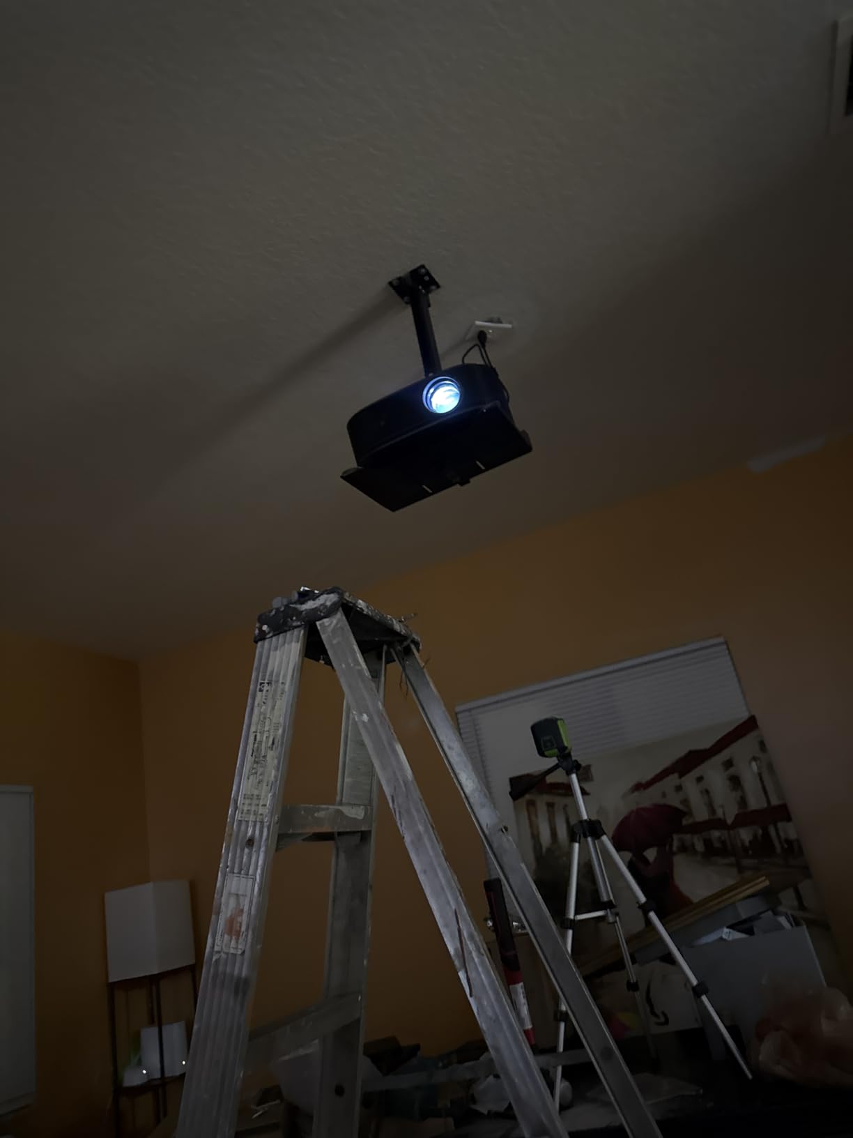WALI Universal Projector Ceiling Wall Mount with Hidden Cable Management customer photo 1