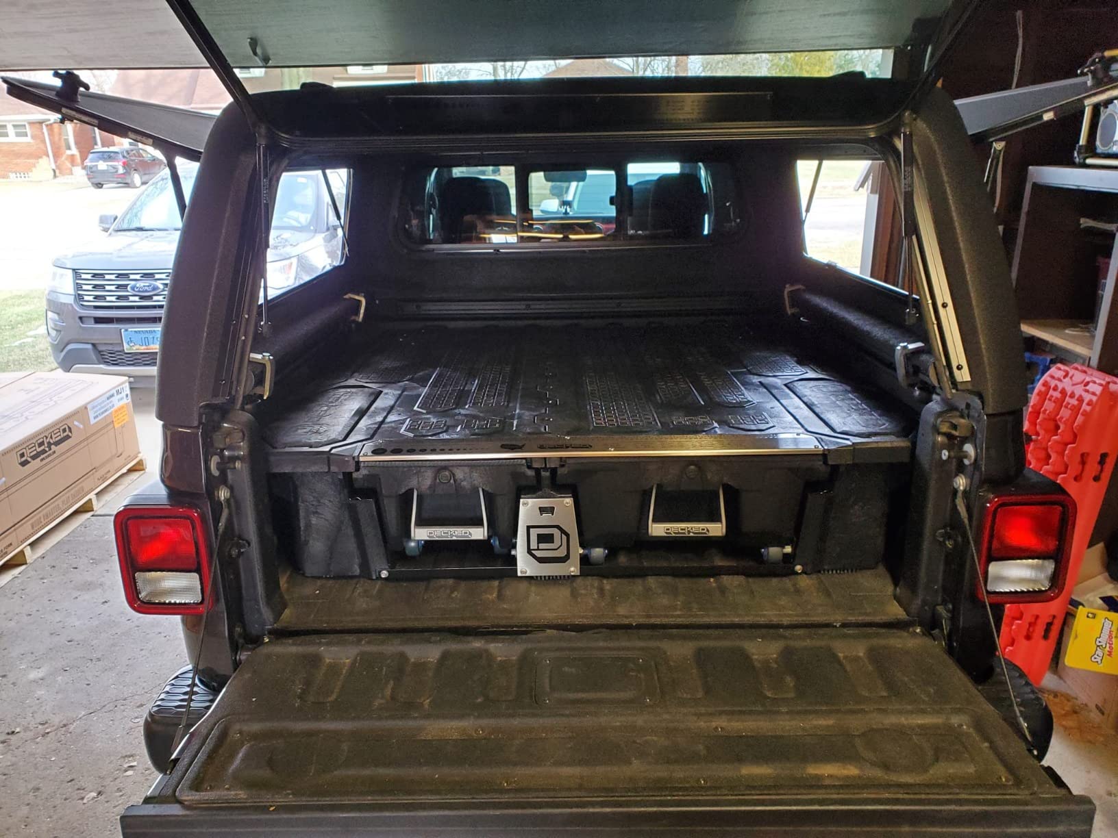 DECKED Truck Bed Storage System Includes System Accessories | Compatible with Jeep Gladiator (2020-current) 5' customer photo 2