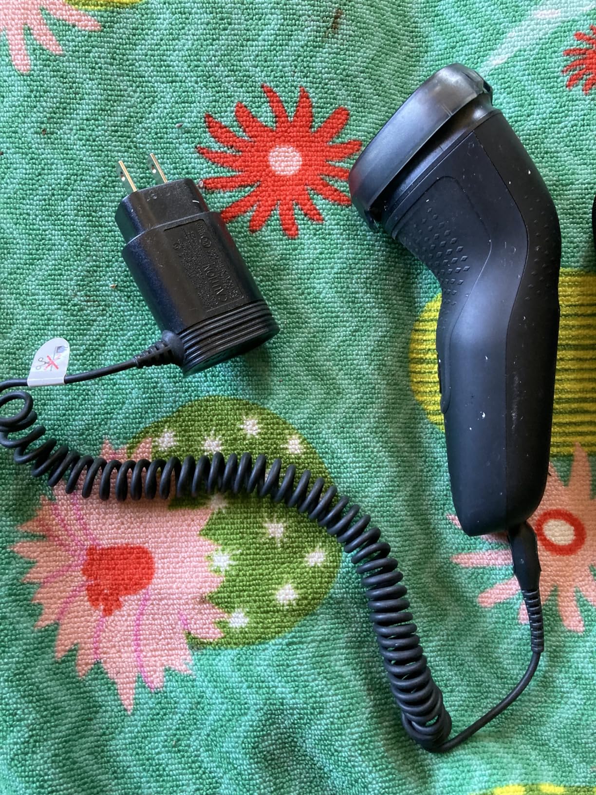 Philips Norelco 1100 Electric Shaver, Deep Black customer photo 1
