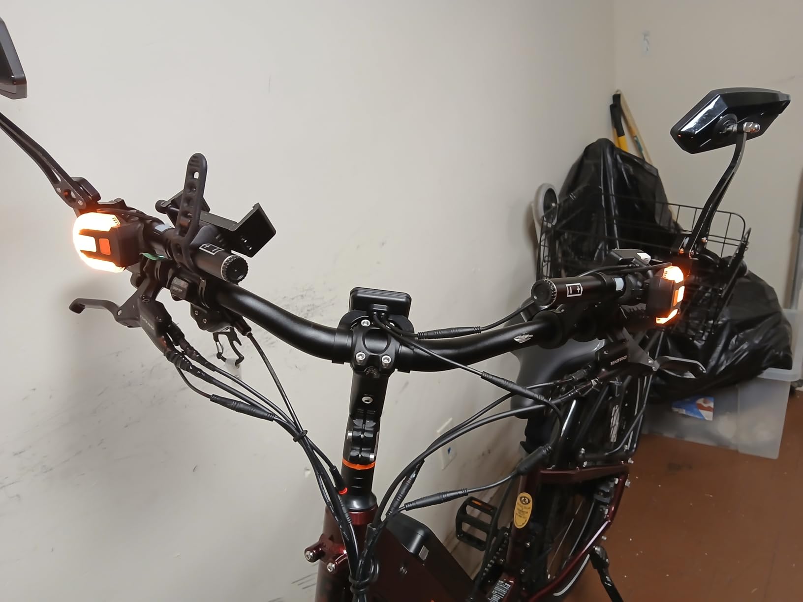 Bike Tail Light with Turn Signal, Split Bicycle Rear Lights, USB Rechargeable Turn Signal Bike Taillights for Cycling, Cyclist Safety Warning Bike Light 5 Mode (Only One Remote Control) customer photo 2