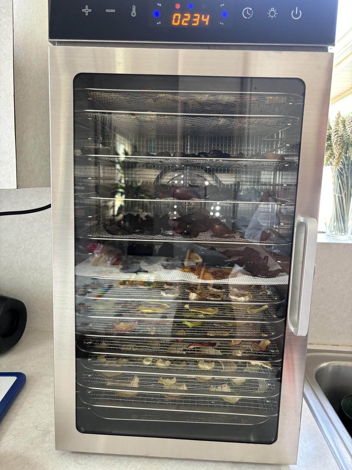 SUCISENI Food Dehydrator Machine 1000W 18 Trays Stainless Steel Commercial Food Dehydrated Dryer with 24H Timer Touch-Control LED Display, Compact Size for Home Jerky Herbs Meat Beef Fruit Vegetables customer photo 1