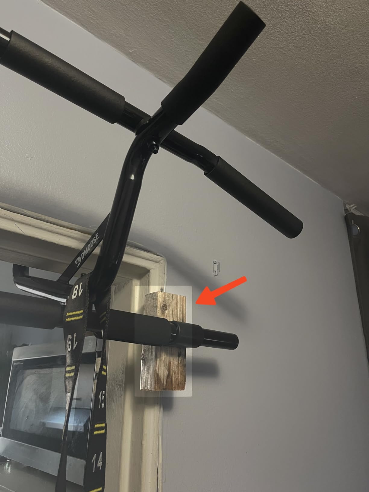 DMoose Fitness Pull Up Bar for Doorway - No Screwing or Slipping, Hanging Pullup & Chin Up Bar for Door Frame - Multi Padded Grips for Strength Training with Installation Guide customer photo 2
