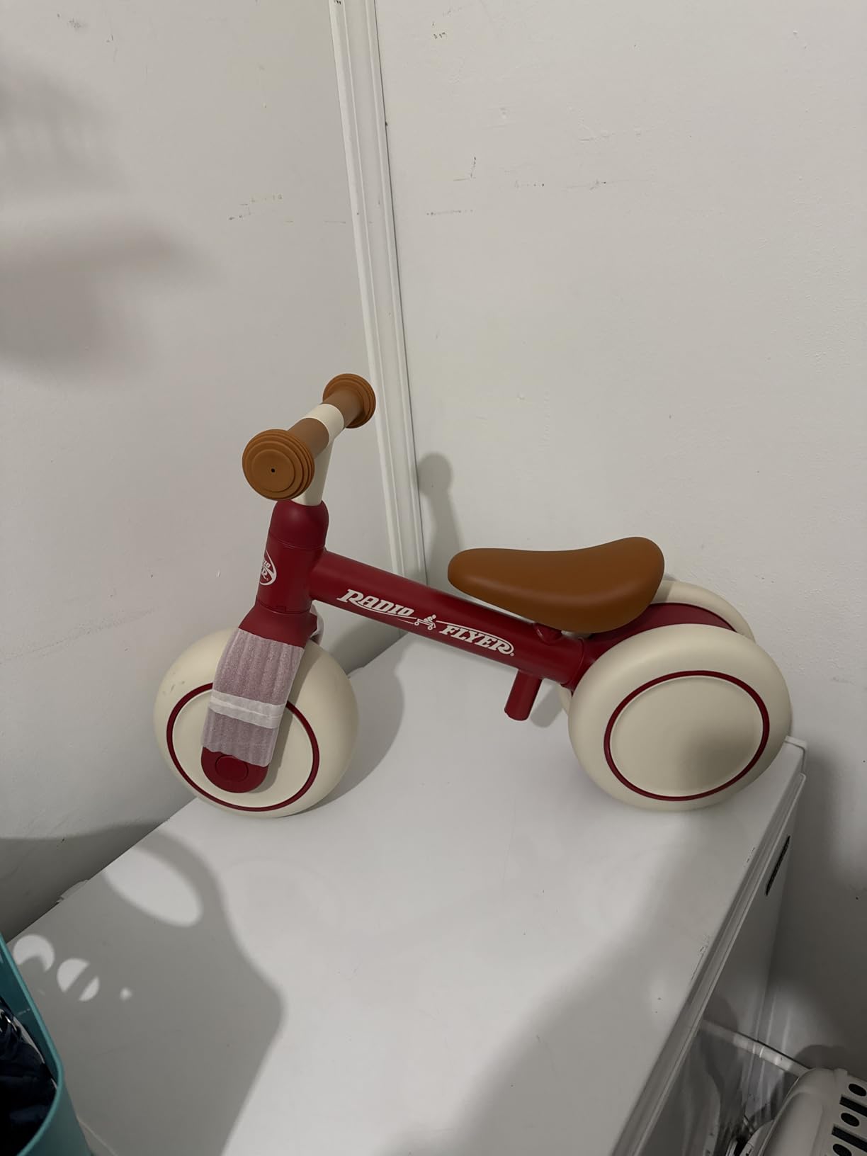 Radio Flyer Steady Start Balance Bike, for Kids Ages 1-3, Red | Kid & Toddler Balance Bike, Pedal-Free for Quick Learning, Wide Front and Dual Rear Tires, Tool-Free Adjustable Seat customer photo 2