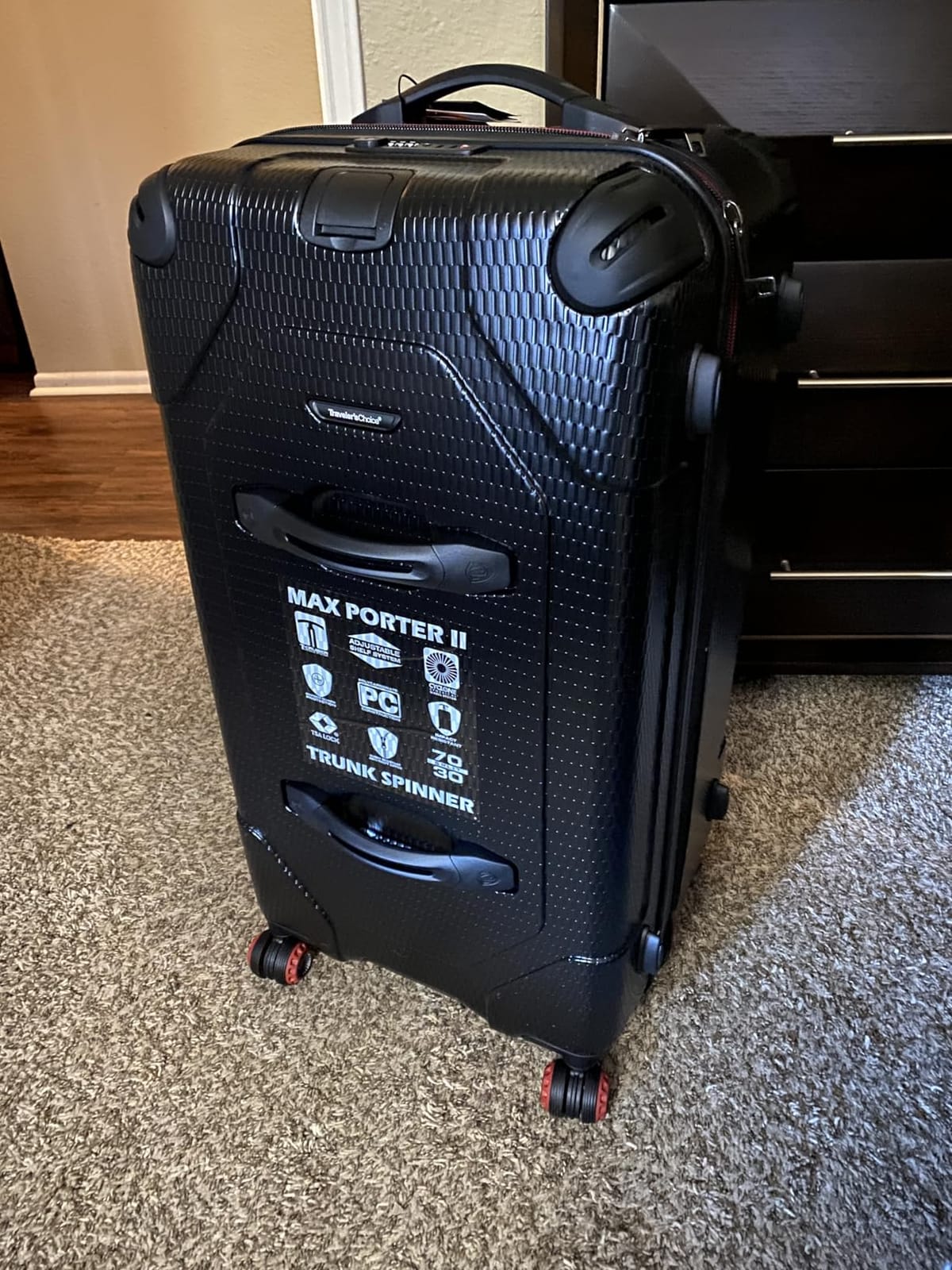 Traveler's Choice Maxporter II Polycarbonate Hardside Trunk with Spinner Wheels, Black, 22-Inch Carry-on Luggage customer photo 1