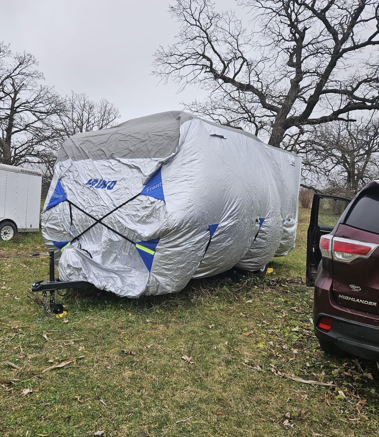 FRUNO Oxford Fabric Class C RV Cover Fits 23'-26' Waterproof Rip-Resistant Anti-UV Motorhome Camper Cover for Winter Snow with 4 Tire Covers and Gutter Covers customer photo 2