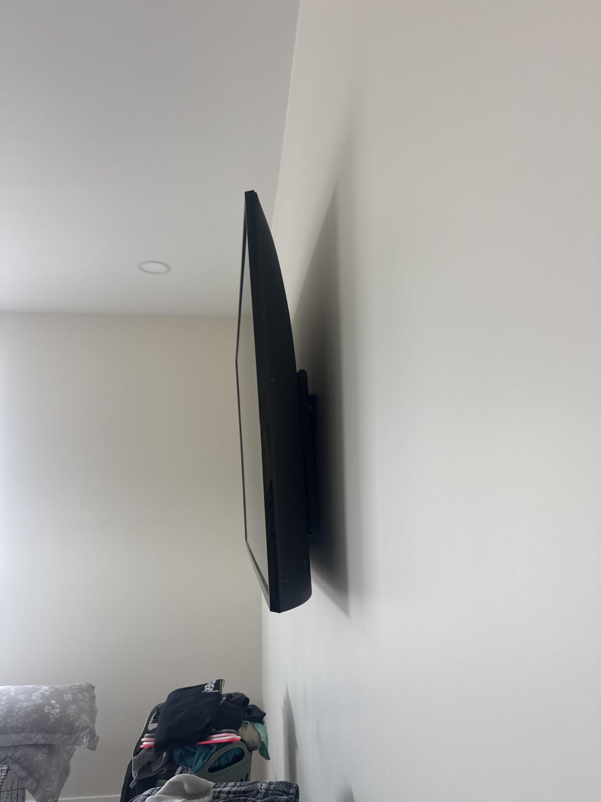 USX MOUNT Full Motion TV Wall Mount for Most 32-70 inch TVs up to 99 lbs, Wall Mount Bracket with Dual Articulating Arms, Swivel, Tilt, Max VESA 400x400mm, TV Mount Fits 12”/16” Wood Studs customer photo 1