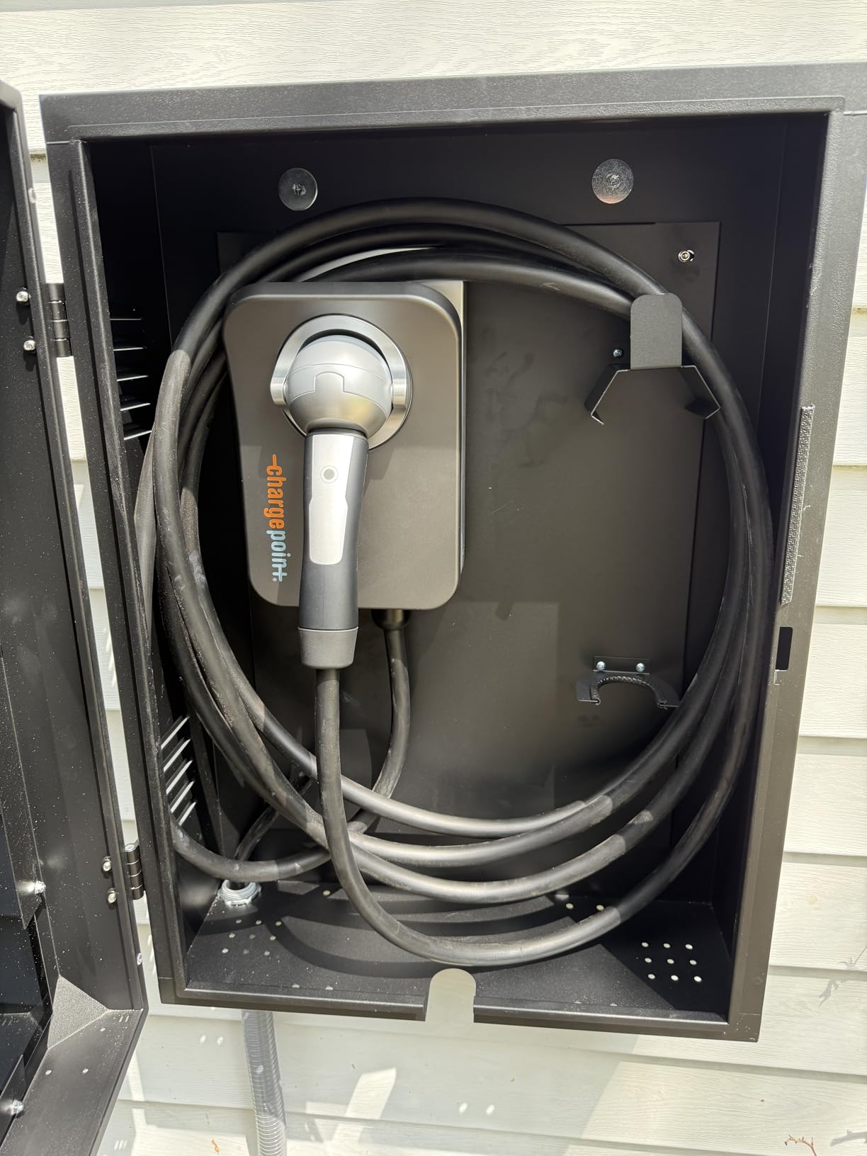 ChargePoint HomeFlex Level 2 EV Charger, Hardwired NACS Charging Station - Tesla Compatible, Fast Charge Solution for Electric Vehicles customer photo 1