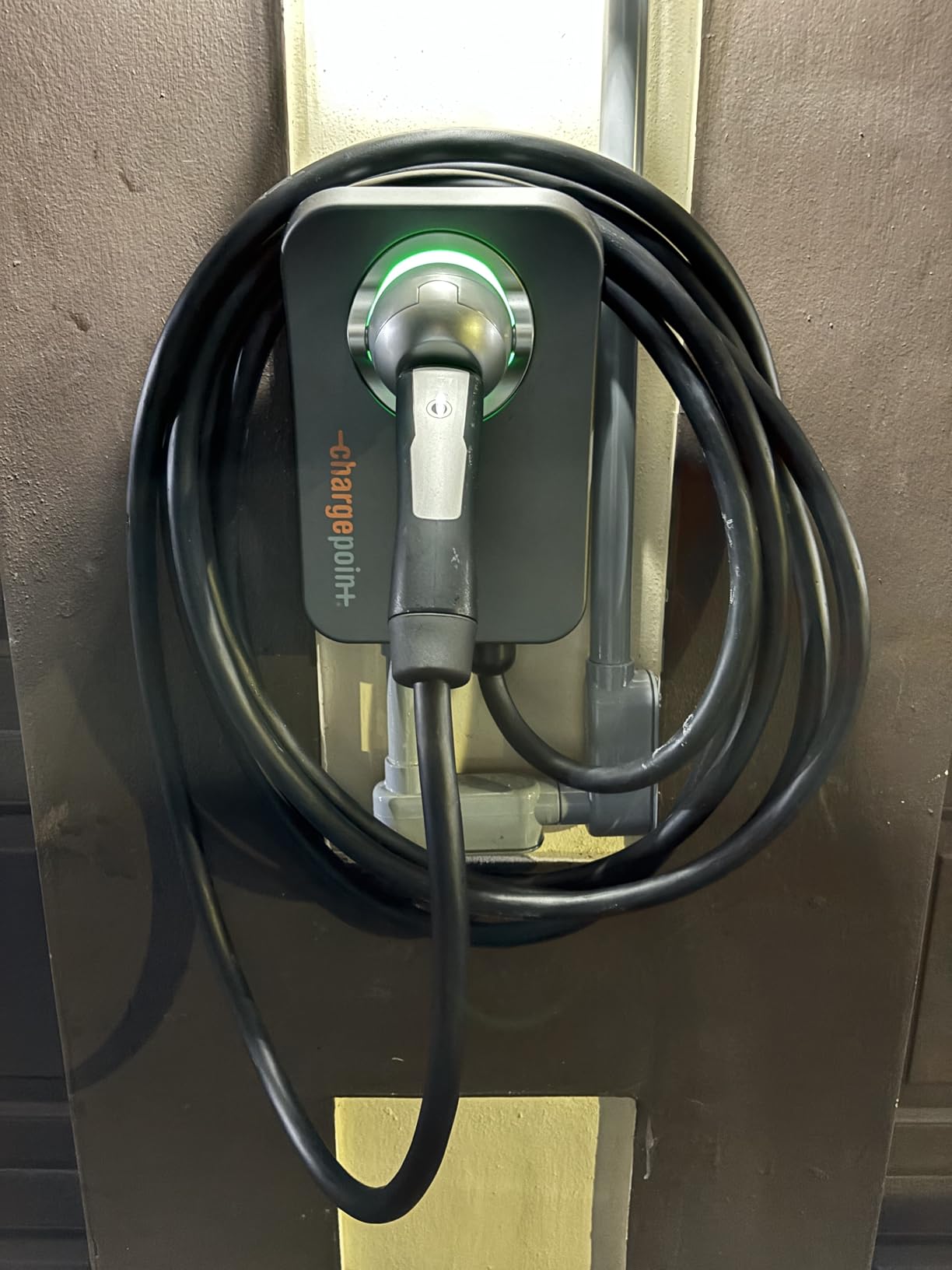 ChargePoint HomeFlex Level 2 EV Charger, Hardwired NACS Charging Station - Tesla Compatible, Fast Charge Solution for Electric Vehicles customer photo 2