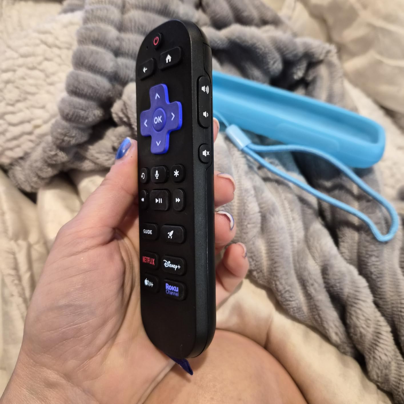 Roku Voice Remote Pro (2nd Ed.), TV Remote Control with Backlit Buttons customer photo 2