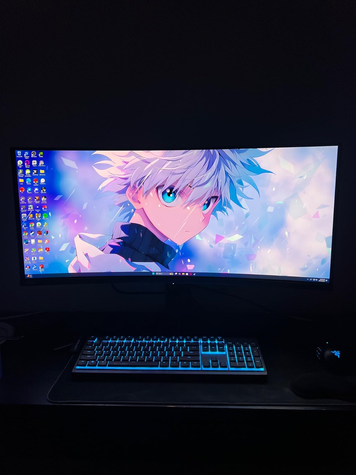 msi MAG 341CQP QD-OLED, 34 Curved OLED Gaming Monitor, 3440 x 1440 (UWQHD), 0.03ms Response time, 175Hz, Adaptive Sync, True Black HDR 400, HDMI, DP Port, USB Type C, Tilt, Height, Black customer photo 2