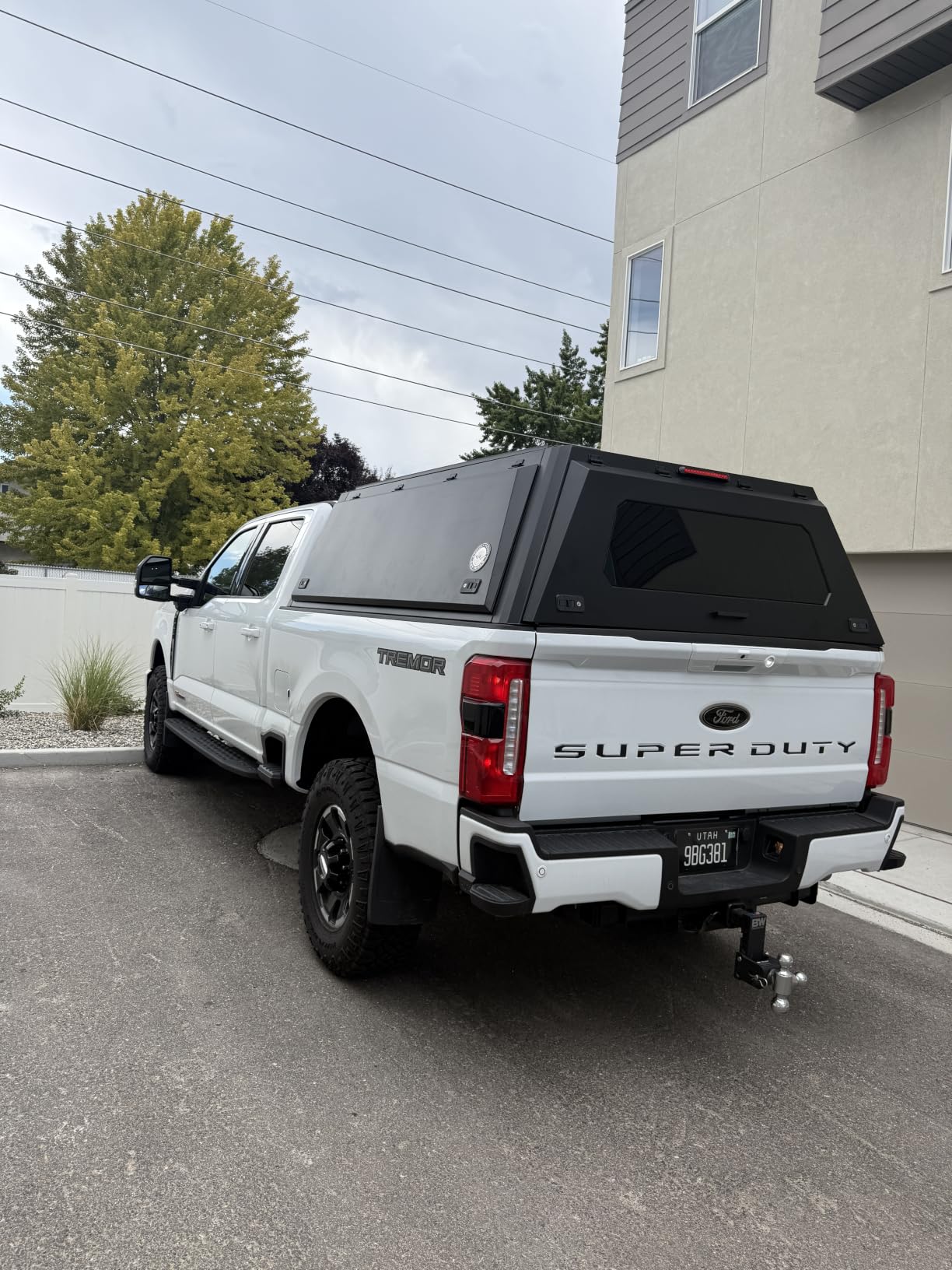 Overland Vehicle Systems Expedition - Truck Cap W/Full Wing Doors, Front and Rear Windows & 3rd Brake Light Full Bolt On (Suitable for Jeep Gladiator 5' Bed 2019-2024) customer photo 2