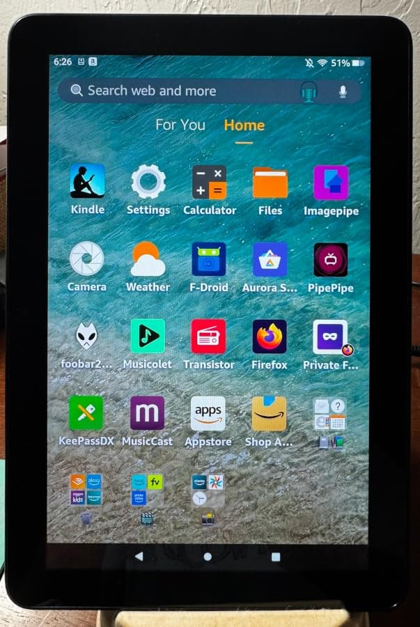 Amazon Fire HD 8 tablet (newest model), 8” HD Display, 4GB memory, 64GB, responsive and vibrant, designed for portable entertainment, Black customer photo 2