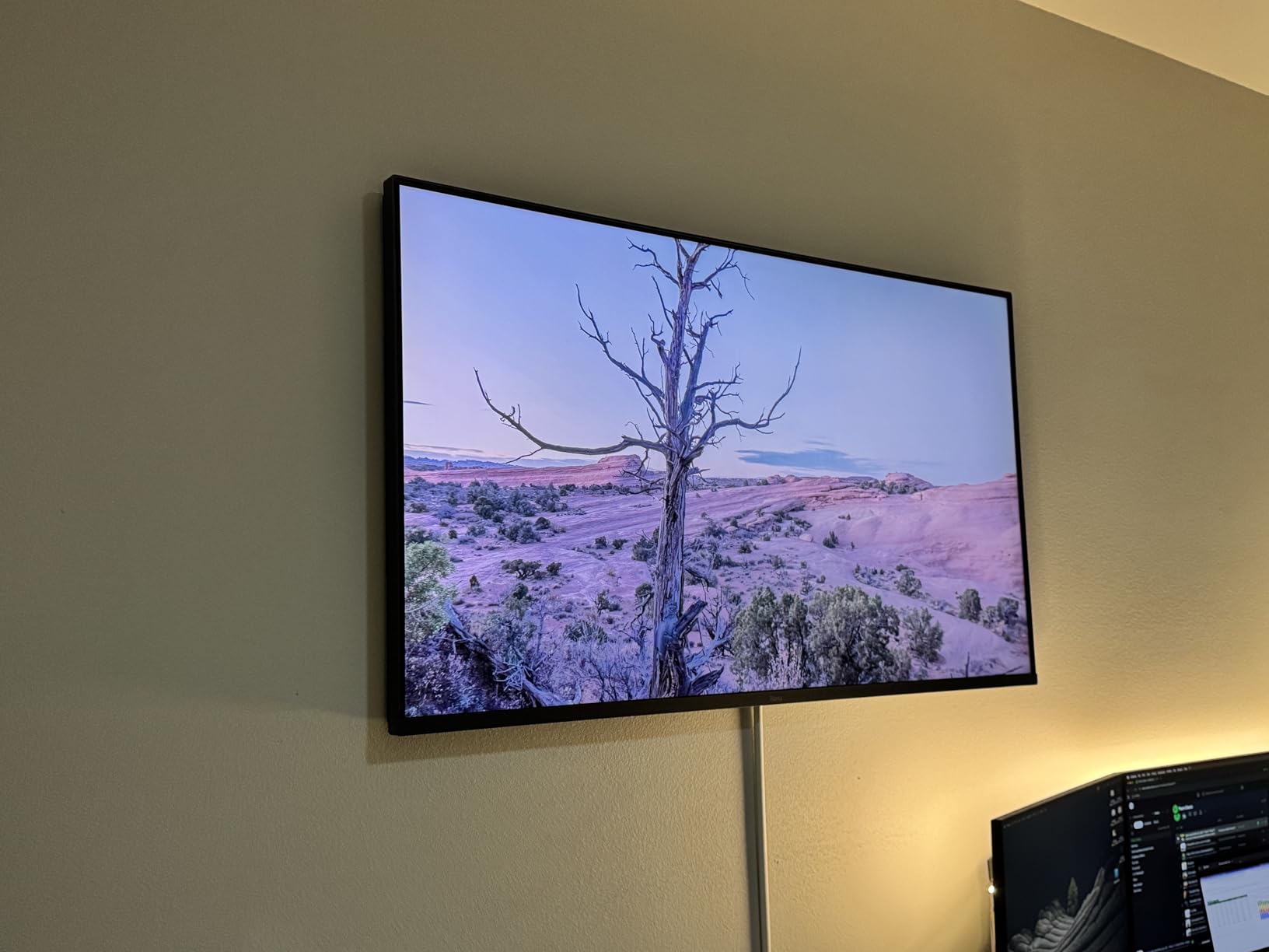 Roku Smart TV – 75-Inch Pro Series 4K QLED RokuTV with Backlit Roku Voice Remote Pro, Dolby Vision IQ, 120Hz Refresh Rate – Live Local News, Sports, Gaming customer photo 1