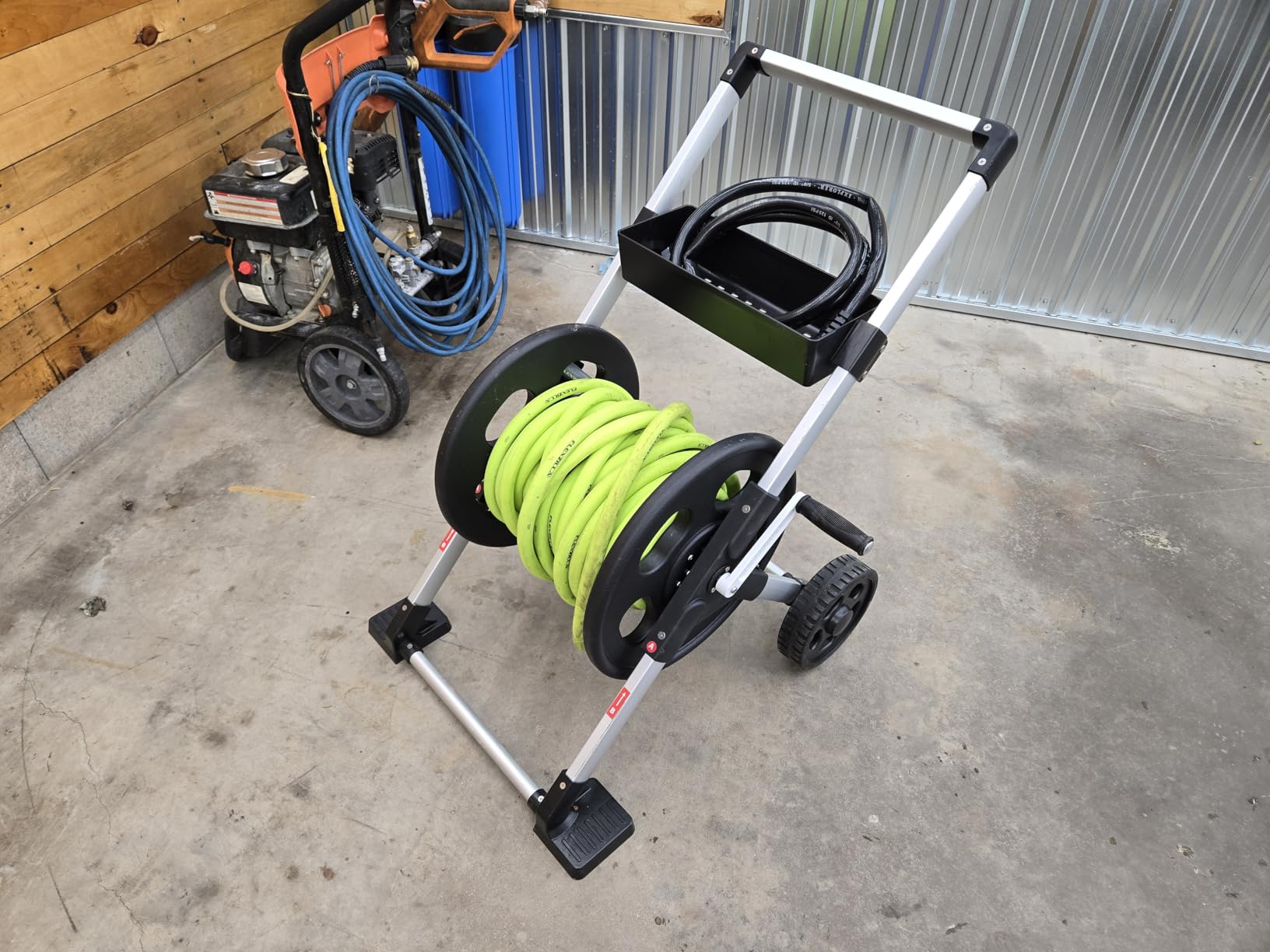 Liberty Garden 304 Explorer Two Wheel Hose Reel Cart, Aluminum, Holds 250-feet of 5/8